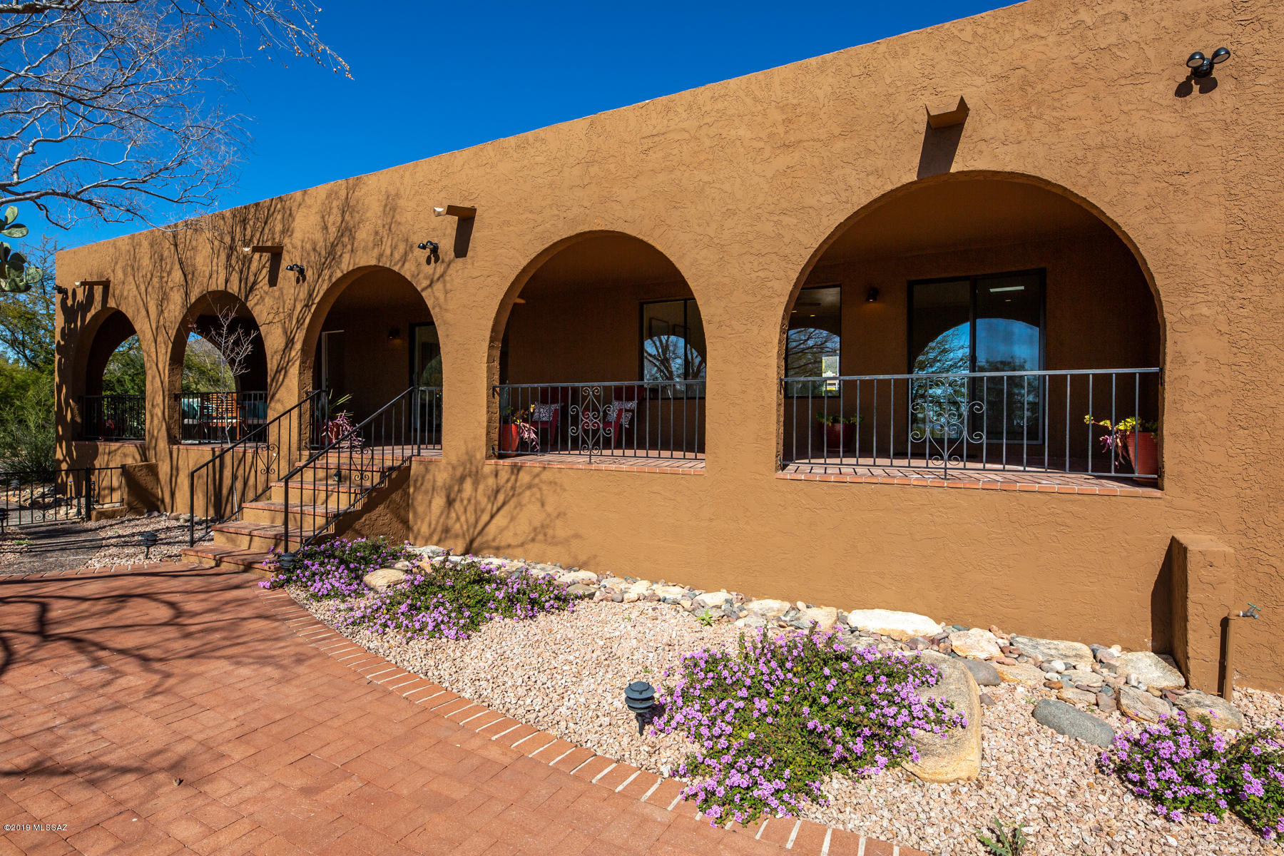 6801 N Green Mountain Place