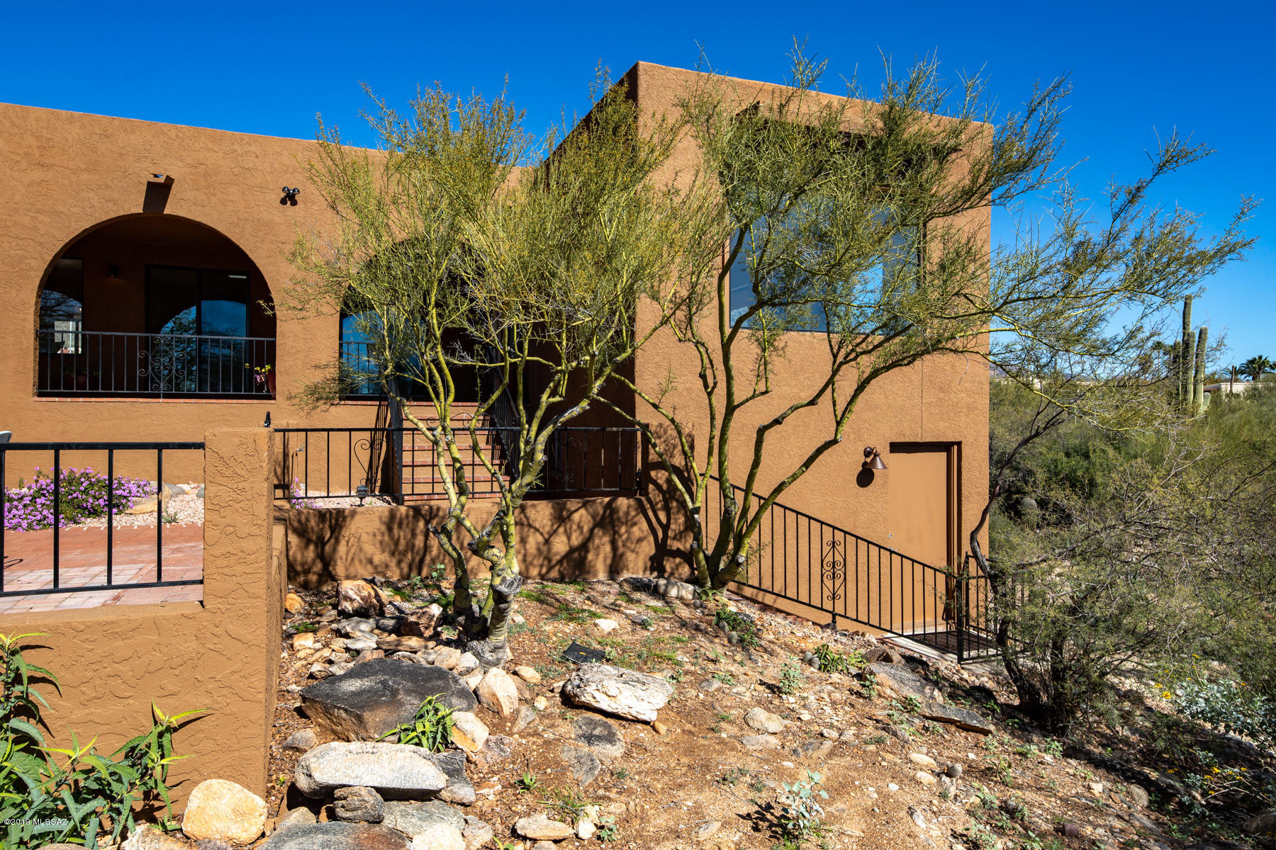 6801 N Green Mountain Place