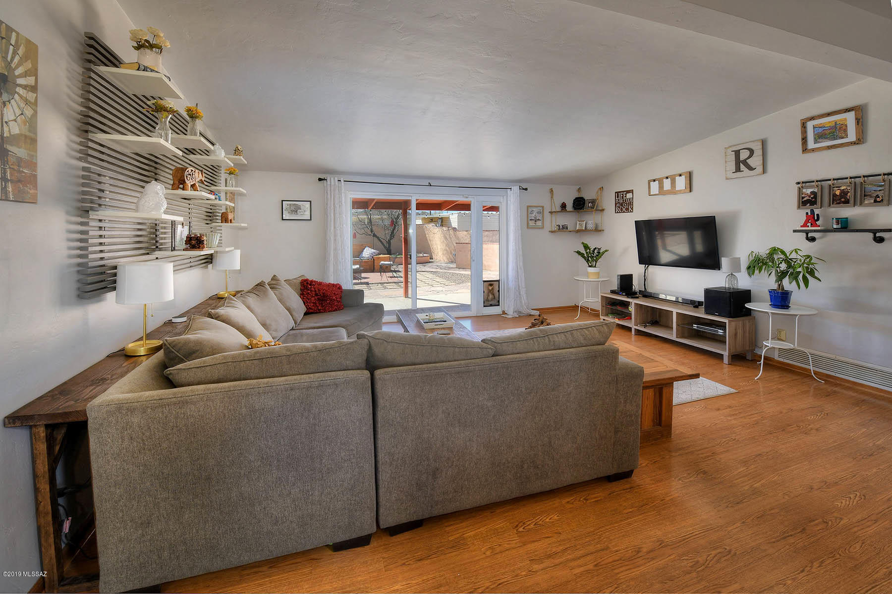 5702 E Whittier Street