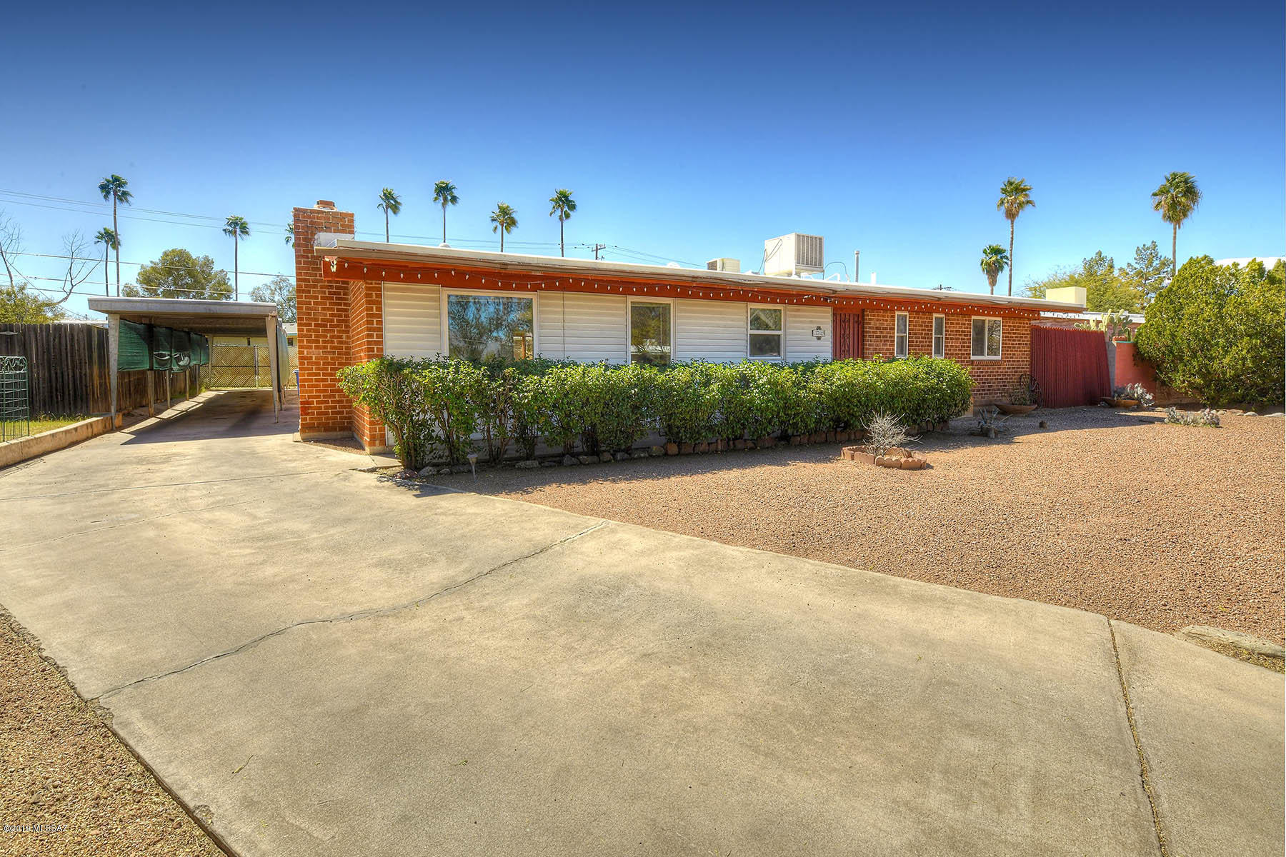 5702 E Whittier Street