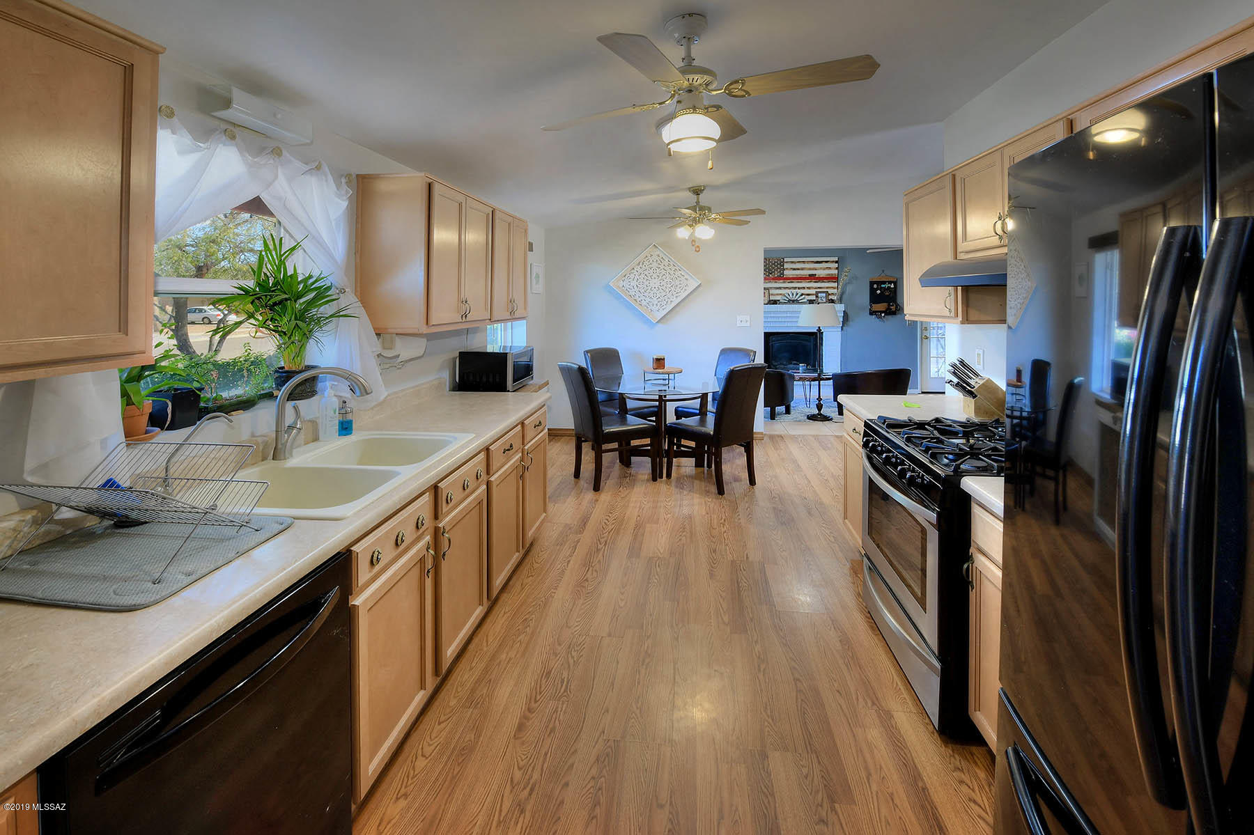 5702 E Whittier Street