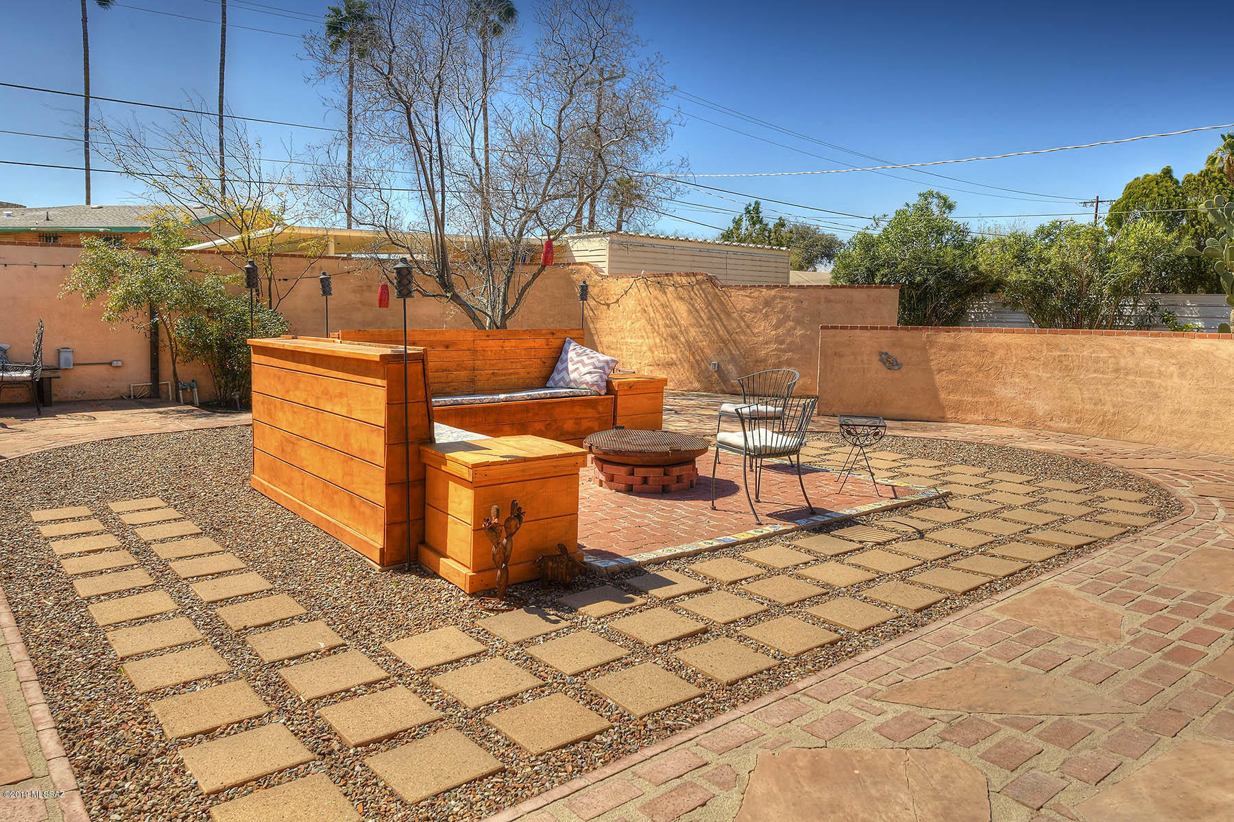 5702 E Whittier Street