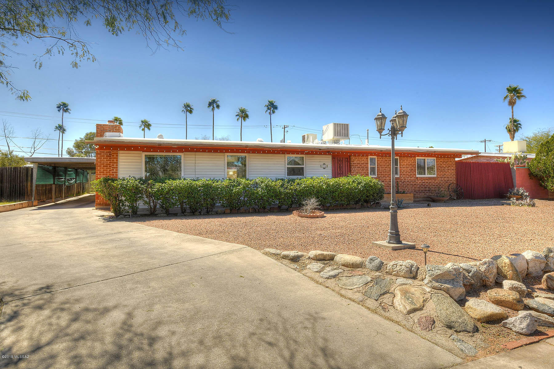 5702 E Whittier Street