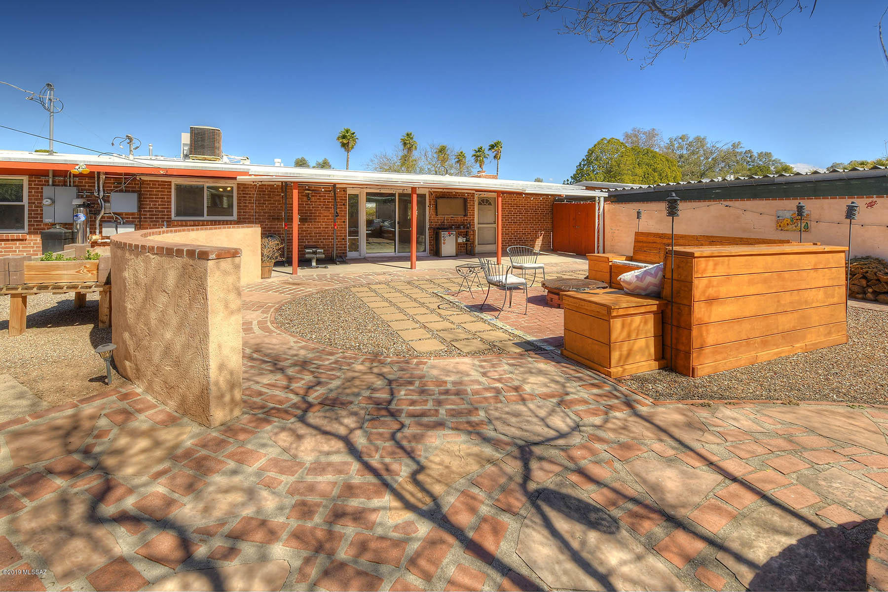 5702 E Whittier Street