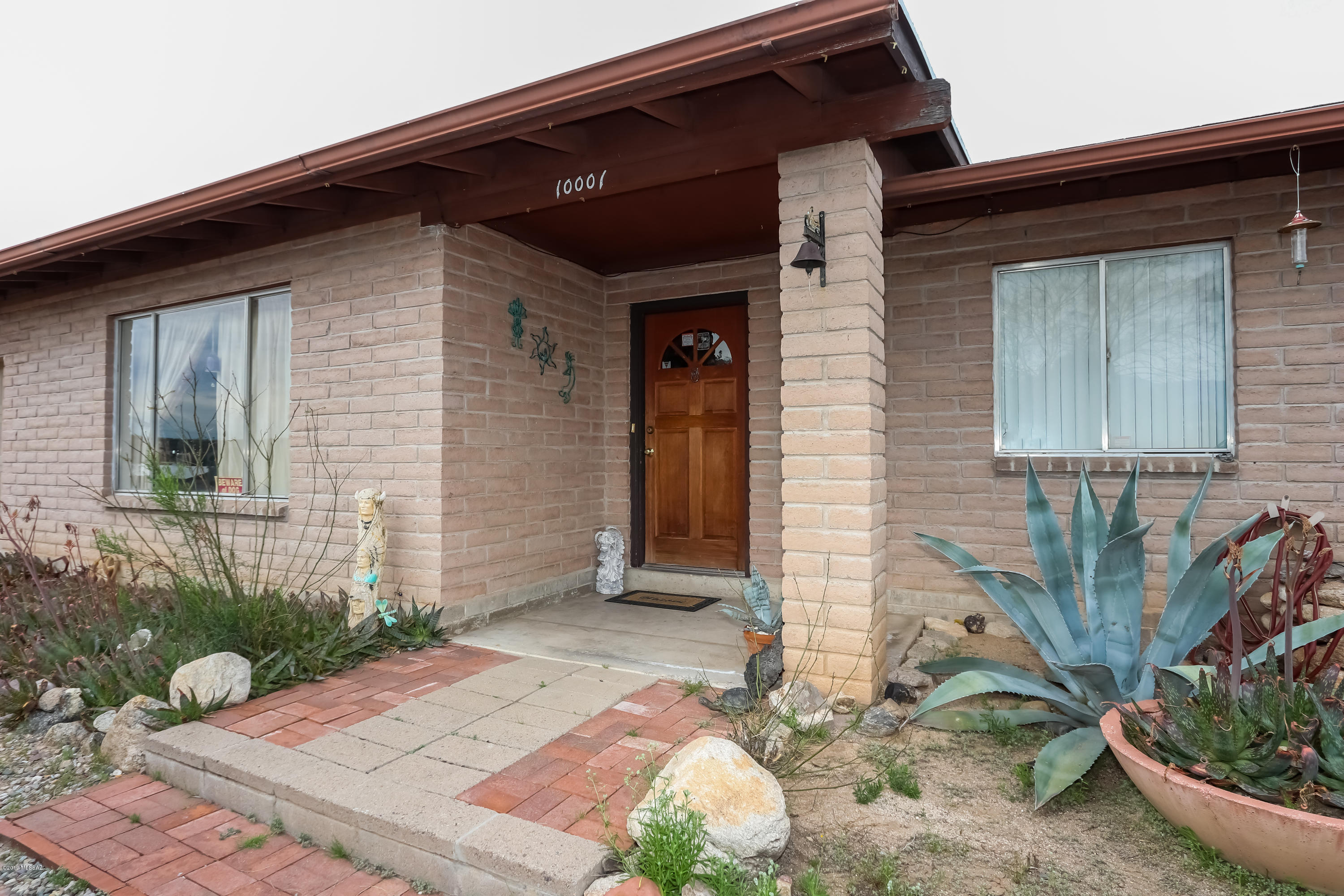 10001 N Placita Papalote