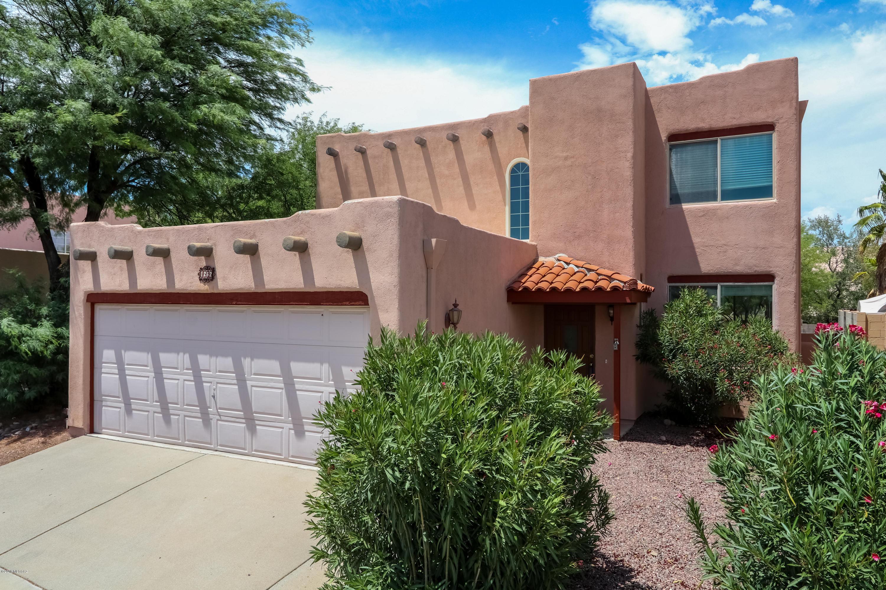 1262 W Silverleaf Drive