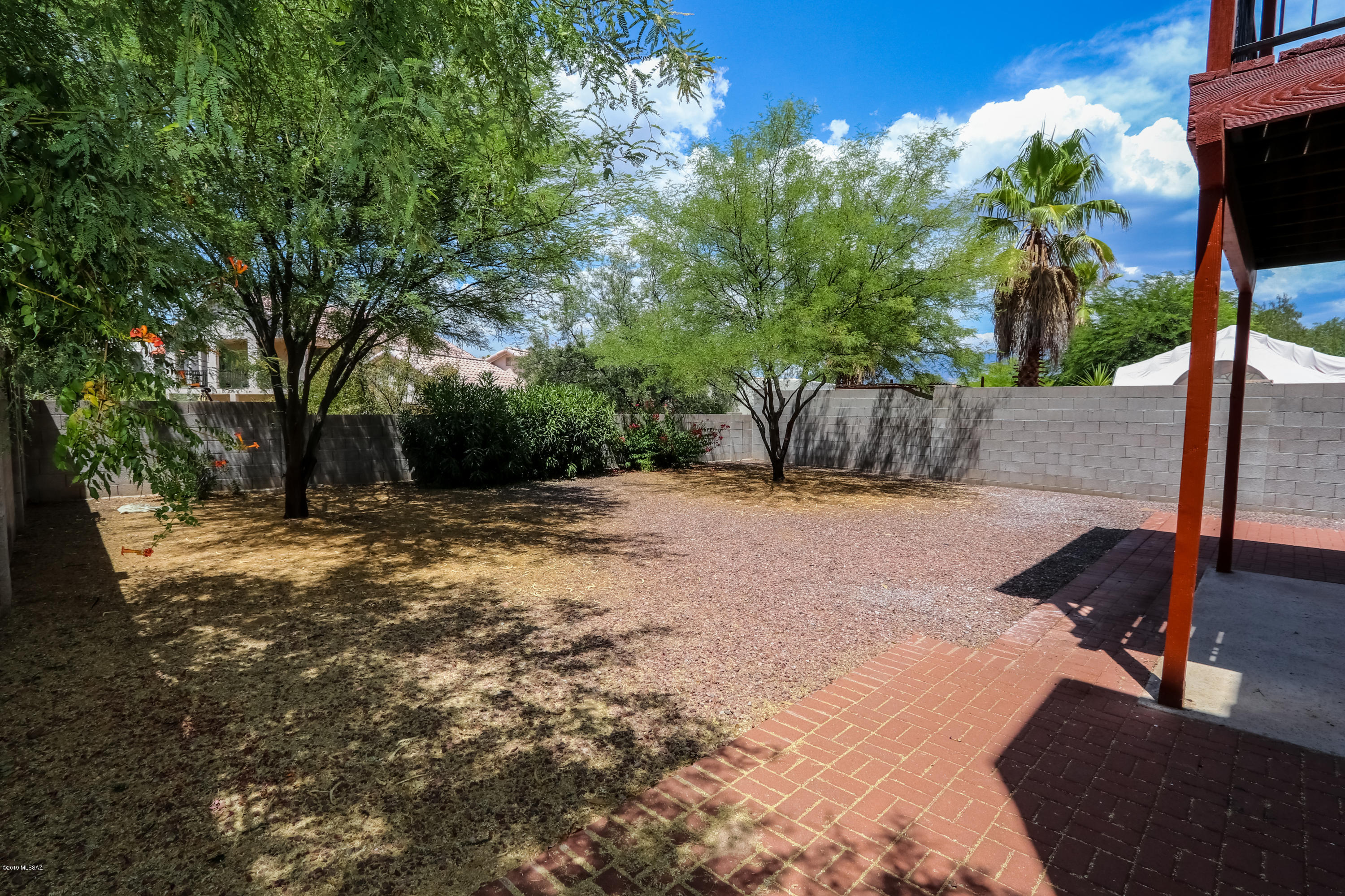 1262 W Silverleaf Drive