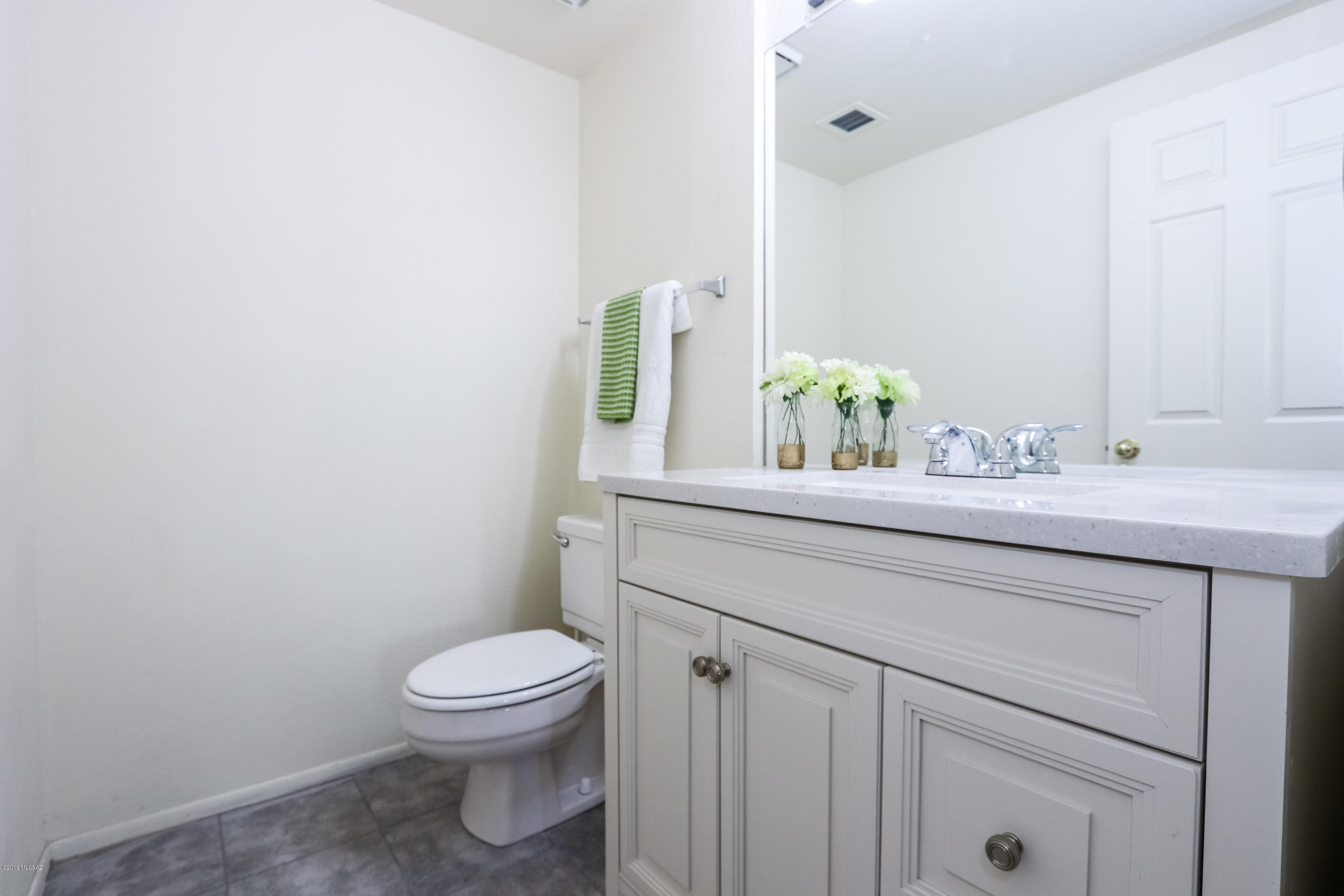 1262 W Silverleaf Drive