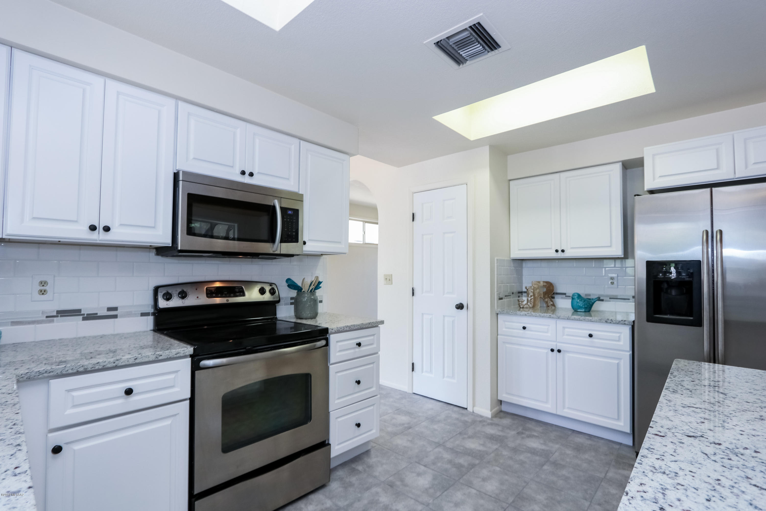 1262 W Silverleaf Drive