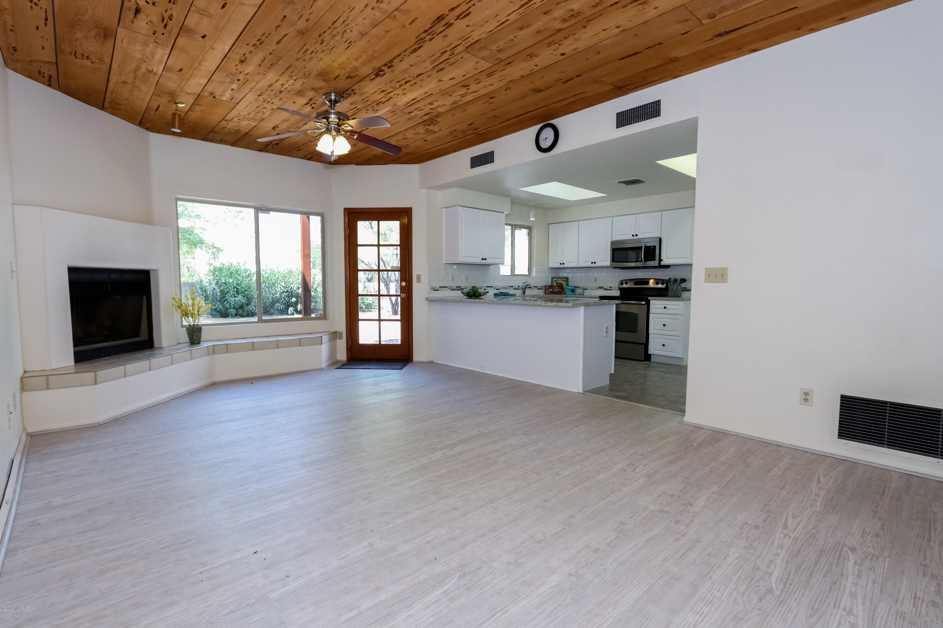 1262 W Silverleaf Drive