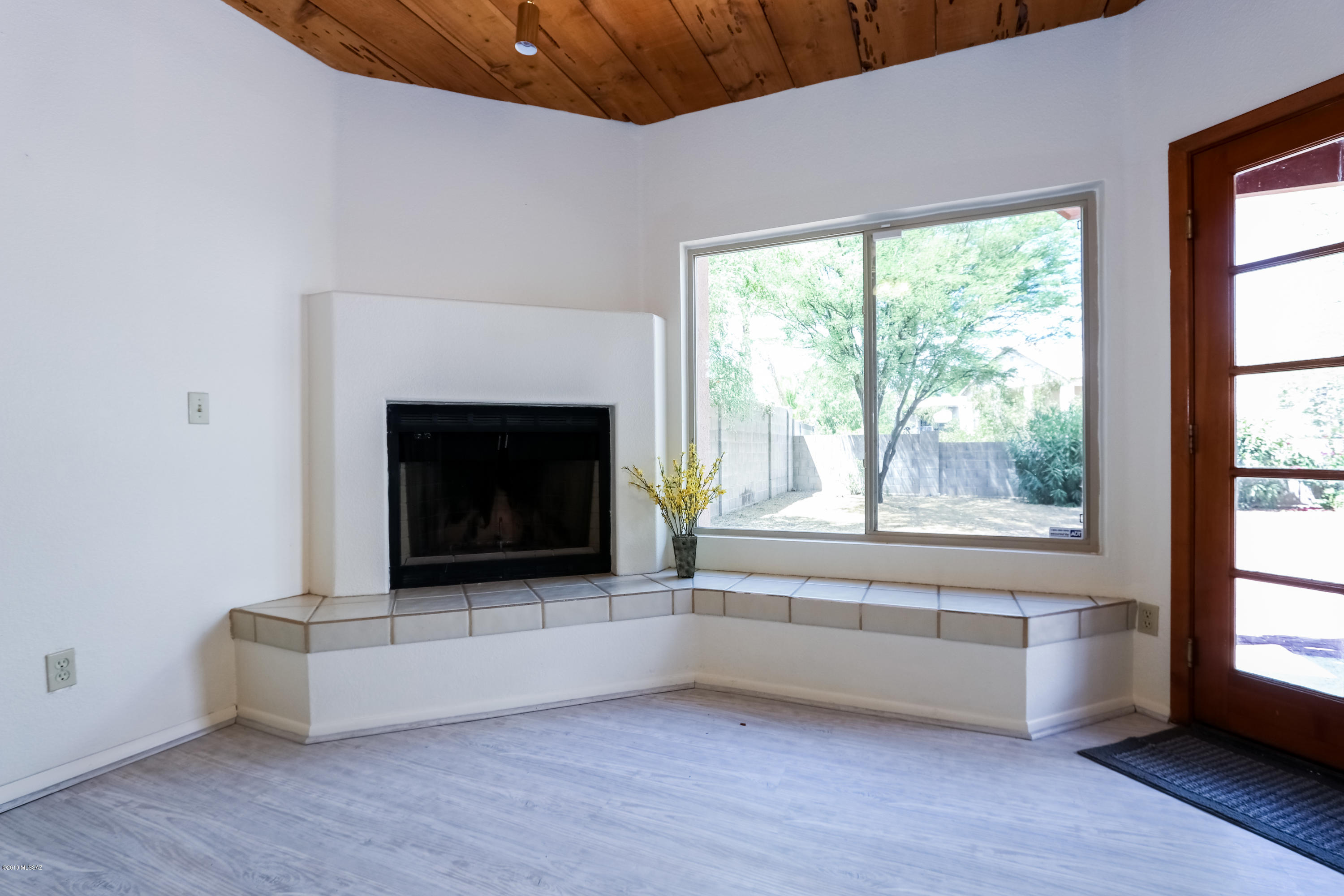 1262 W Silverleaf Drive