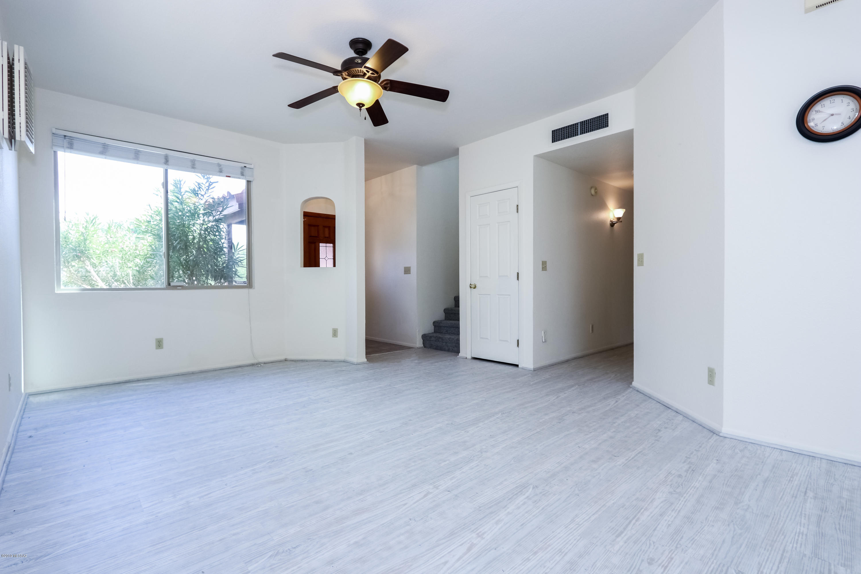 1262 W Silverleaf Drive