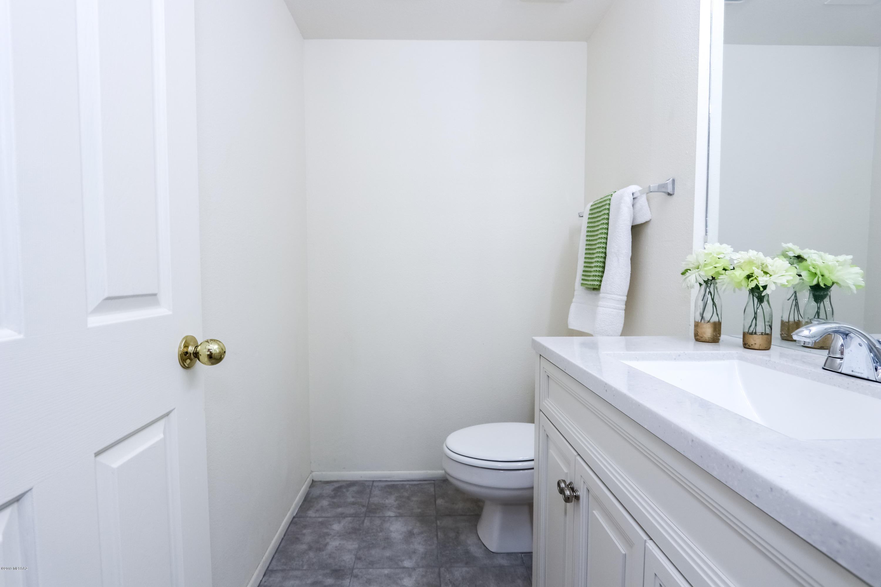 1262 W Silverleaf Drive