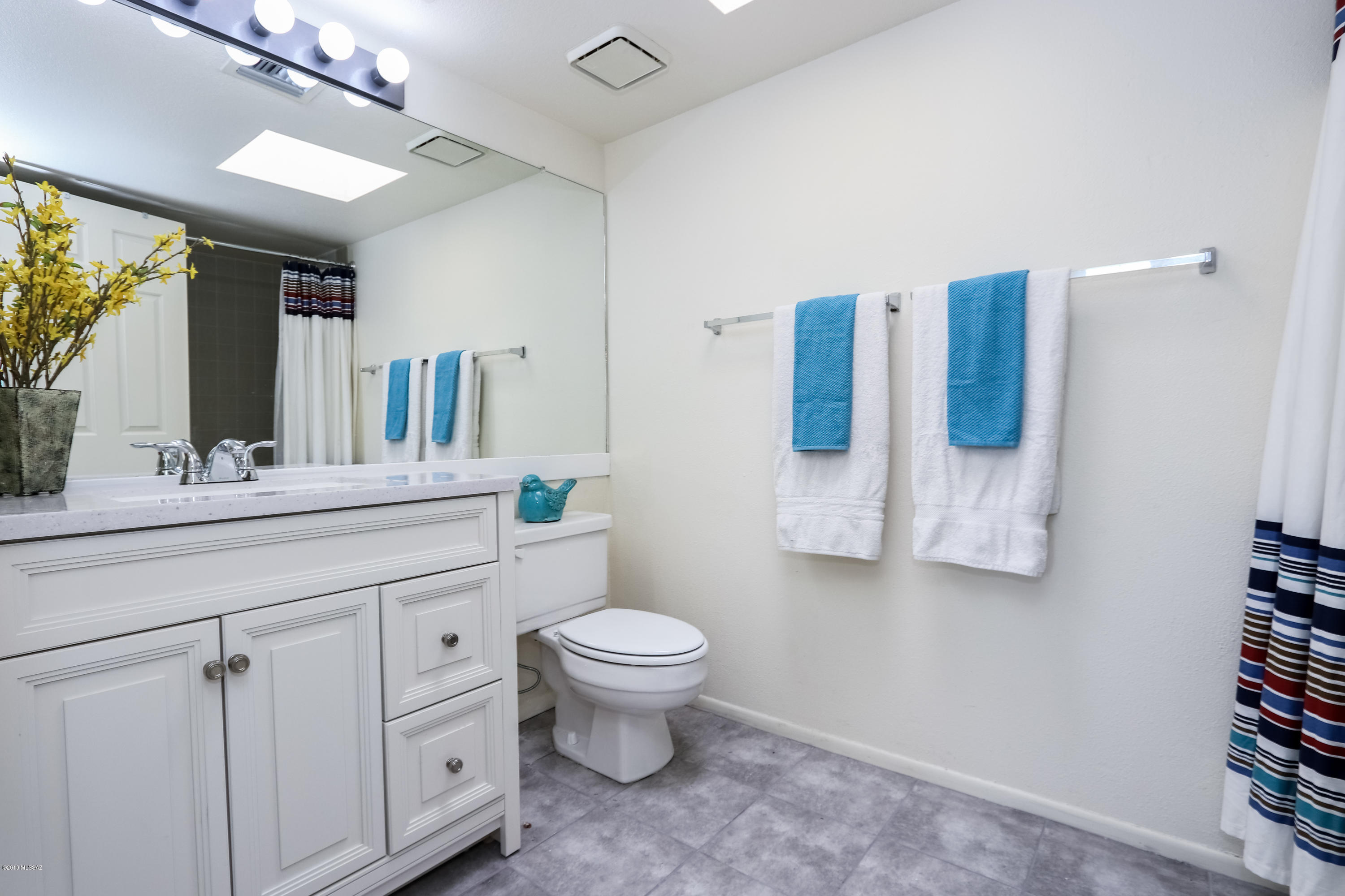 1262 W Silverleaf Drive