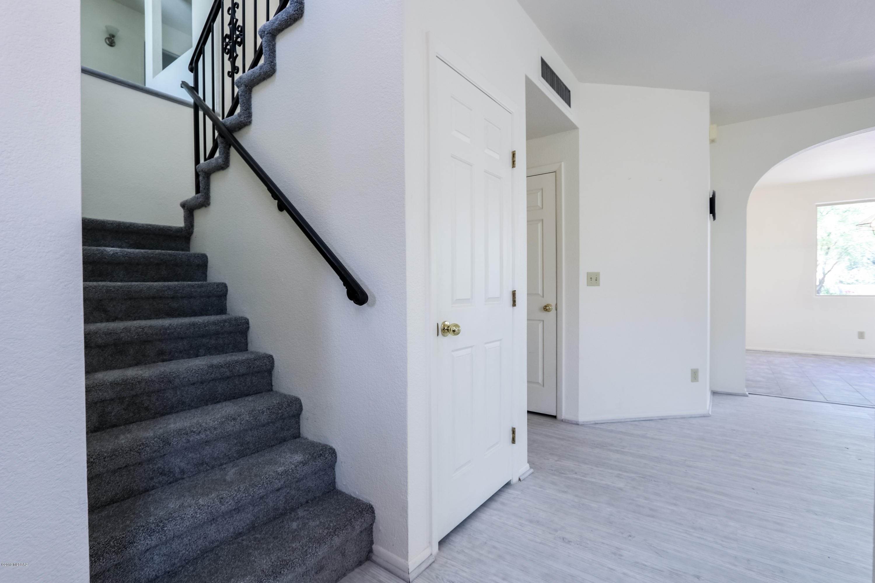 1262 W Silverleaf Drive