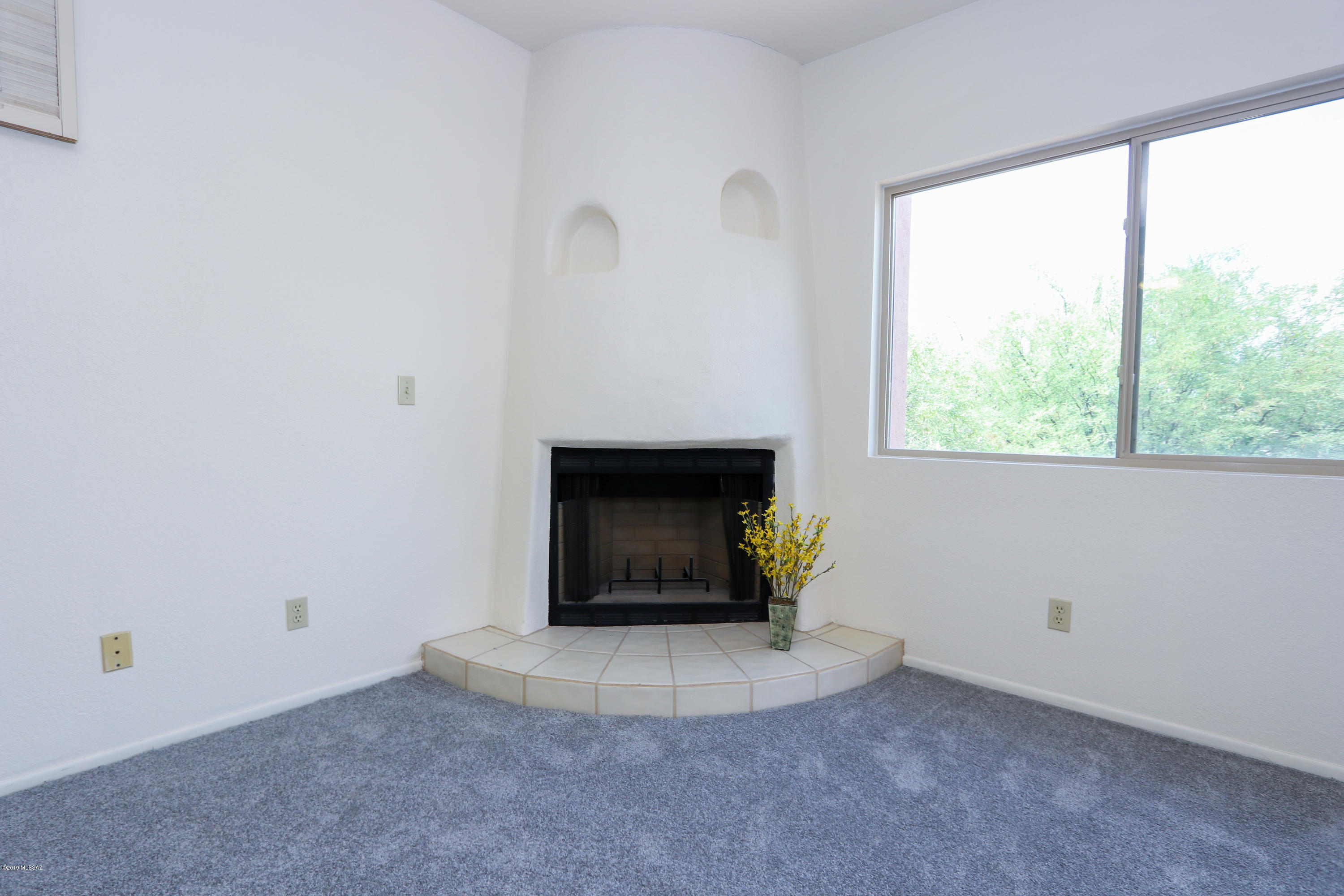 1262 W Silverleaf Drive