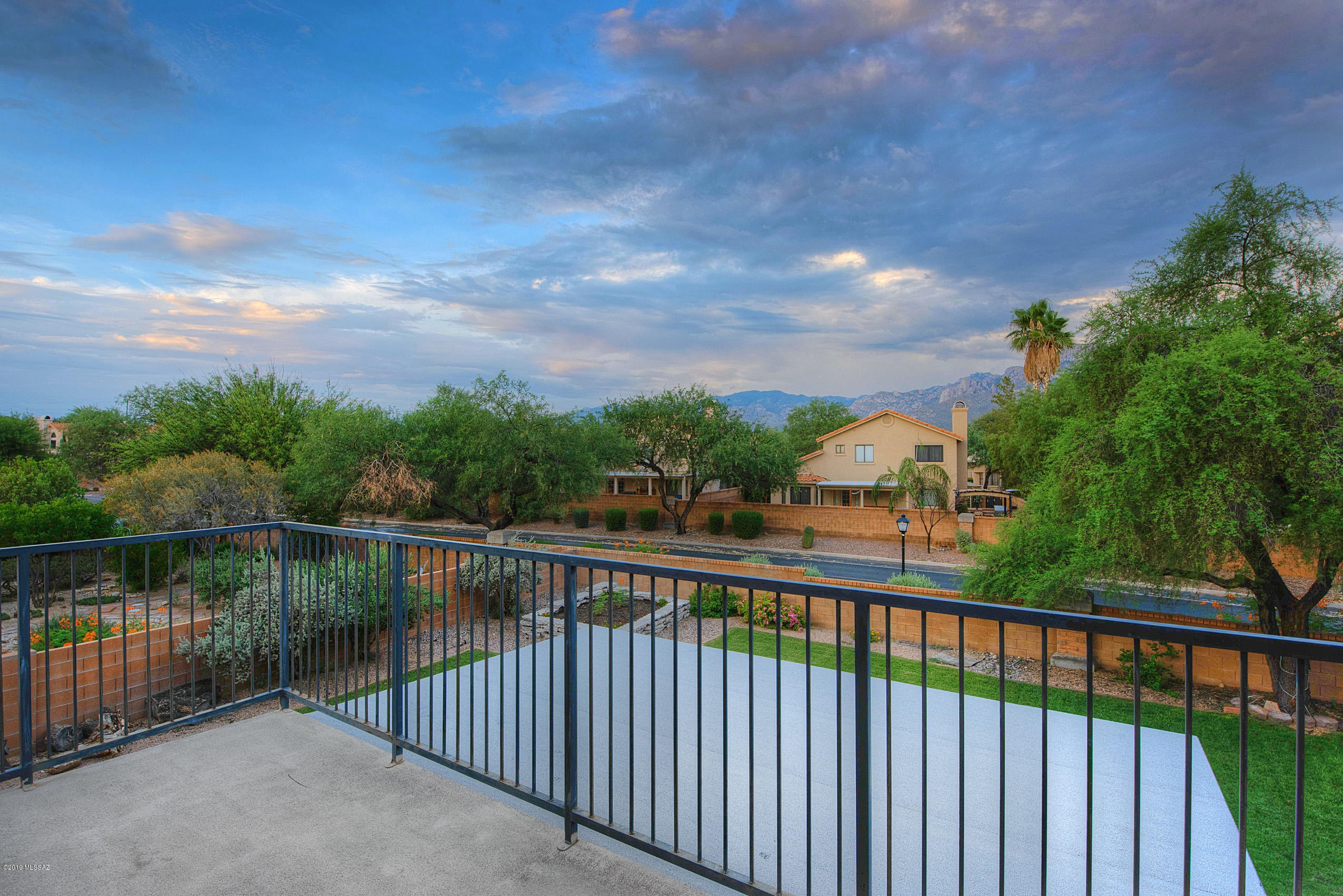 941 W Fox Ridge Lane