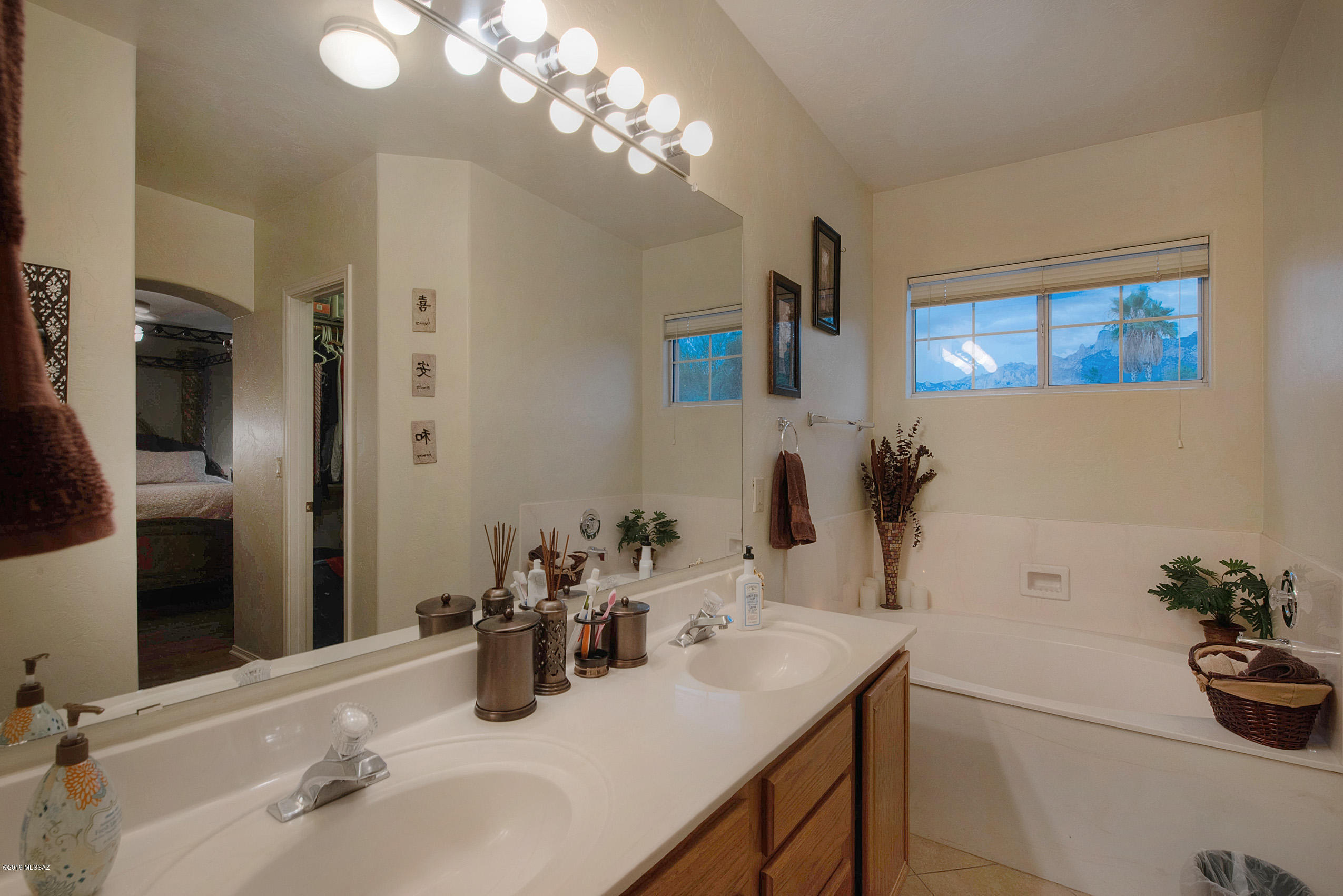 941 W Fox Ridge Lane