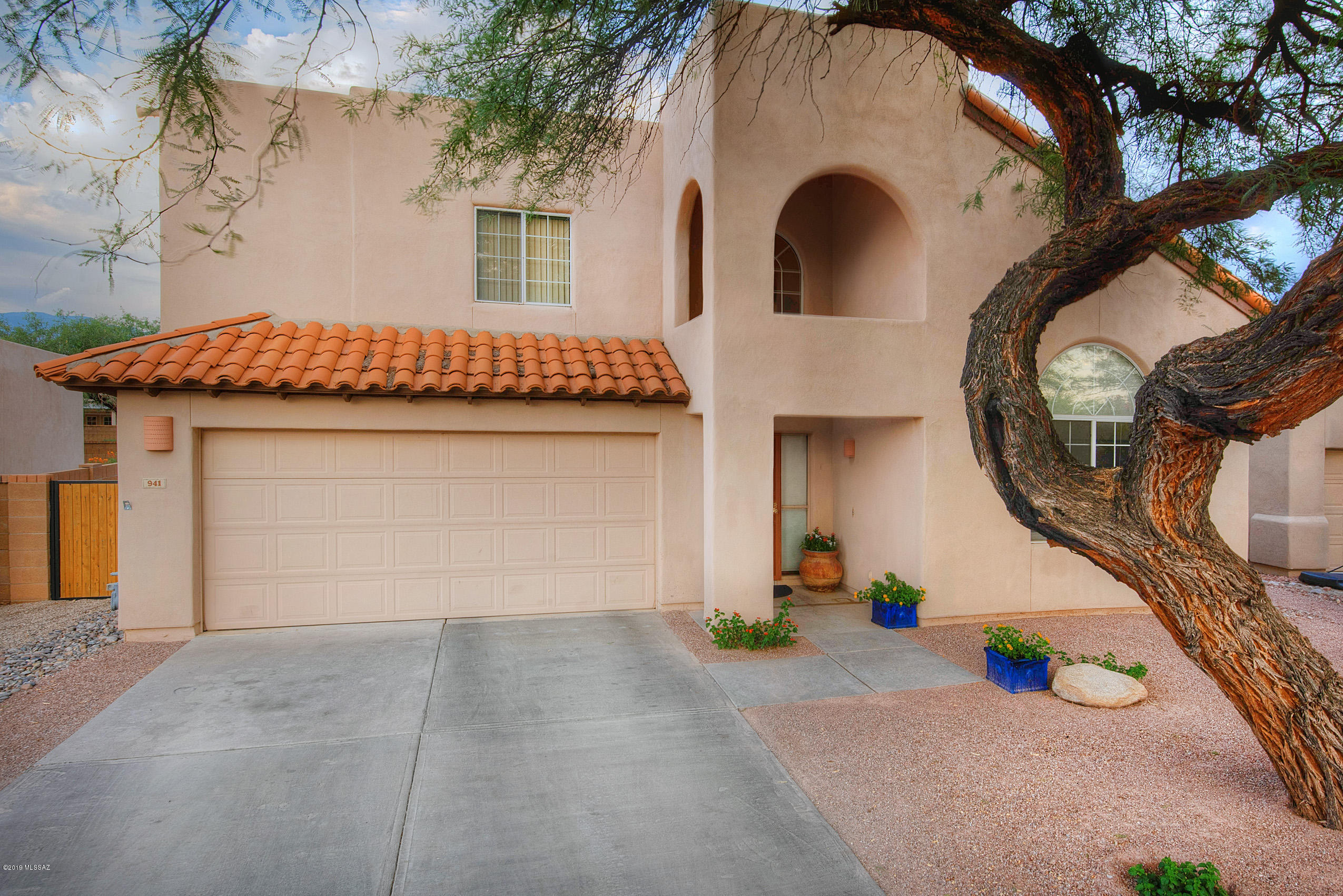 941 W Fox Ridge Lane