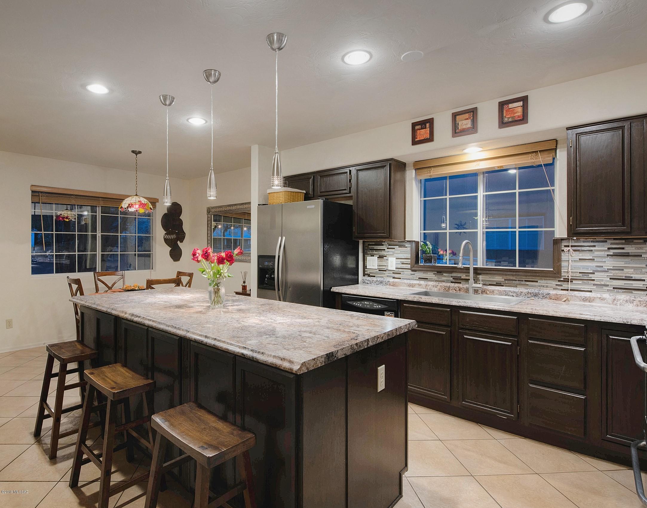 941 W Fox Ridge Lane