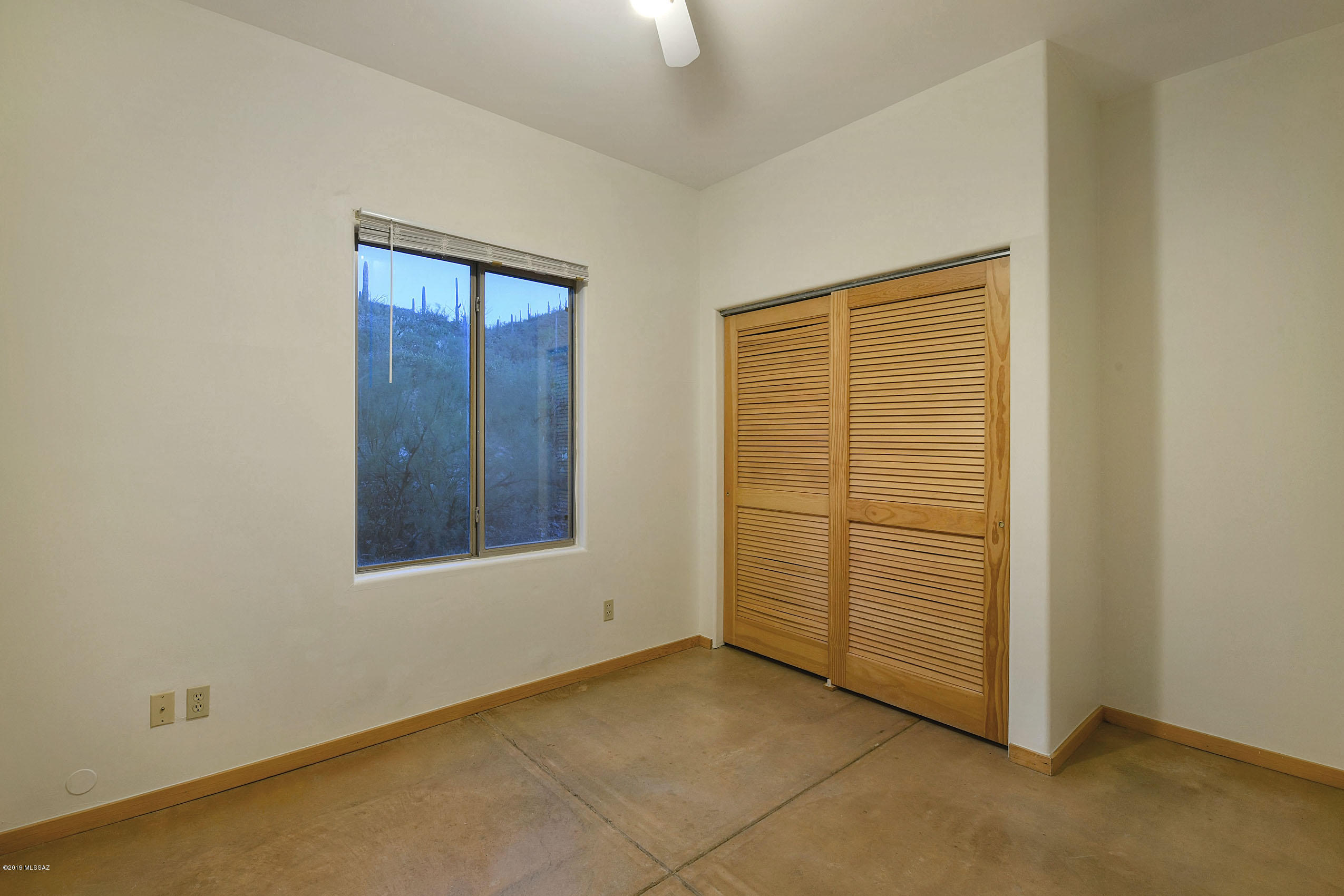 3195 W Mockingbird Lane