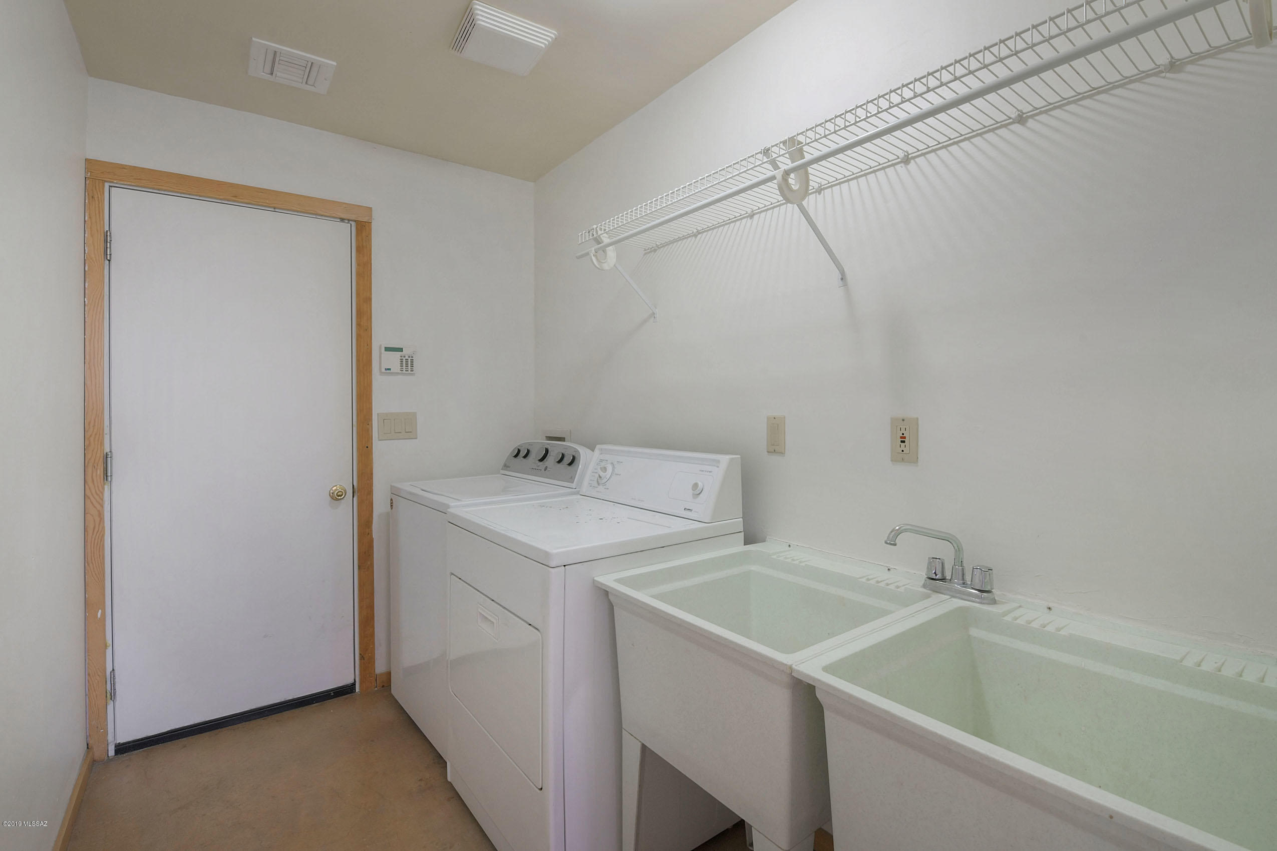 3195 W Mockingbird Lane