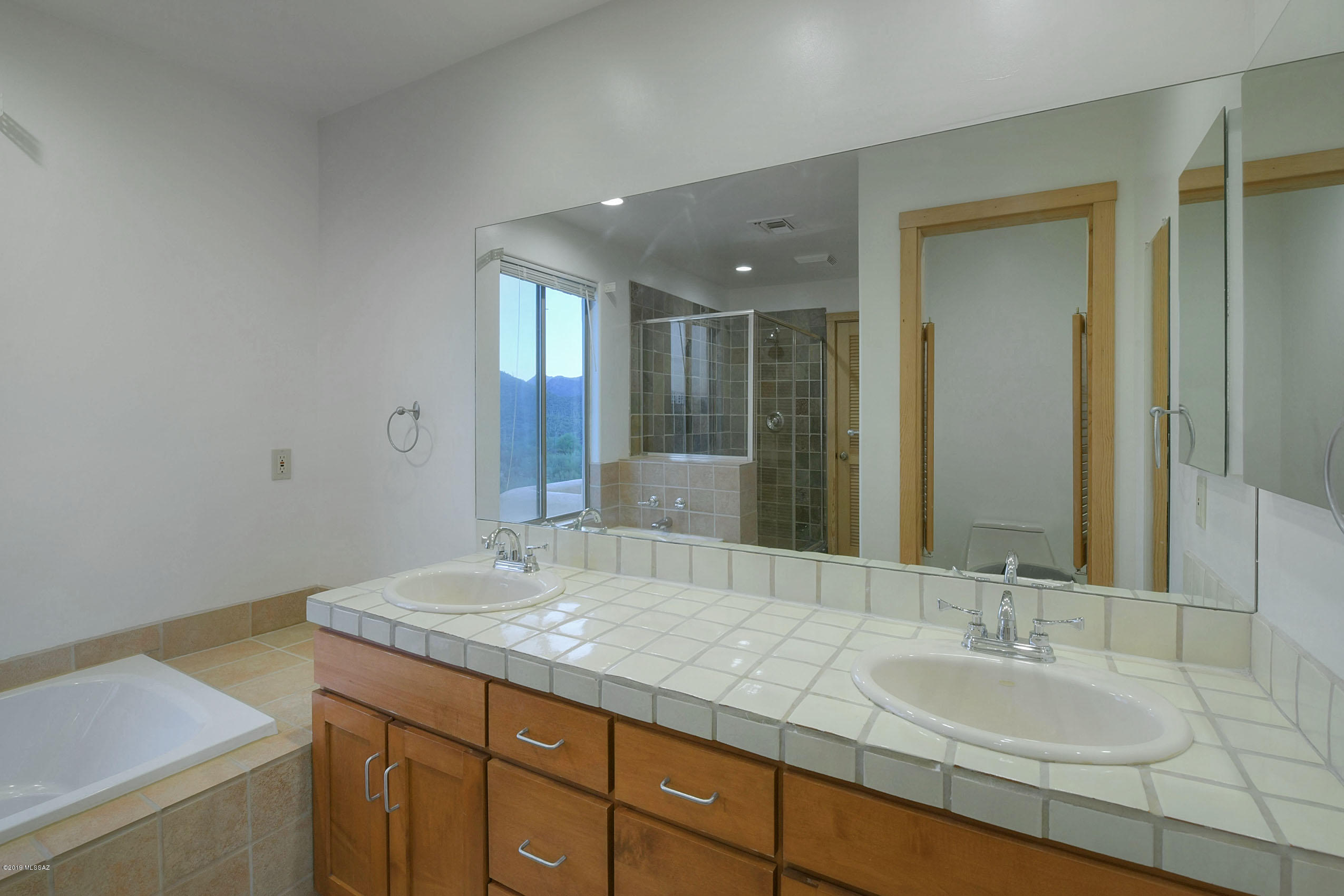 3195 W Mockingbird Lane