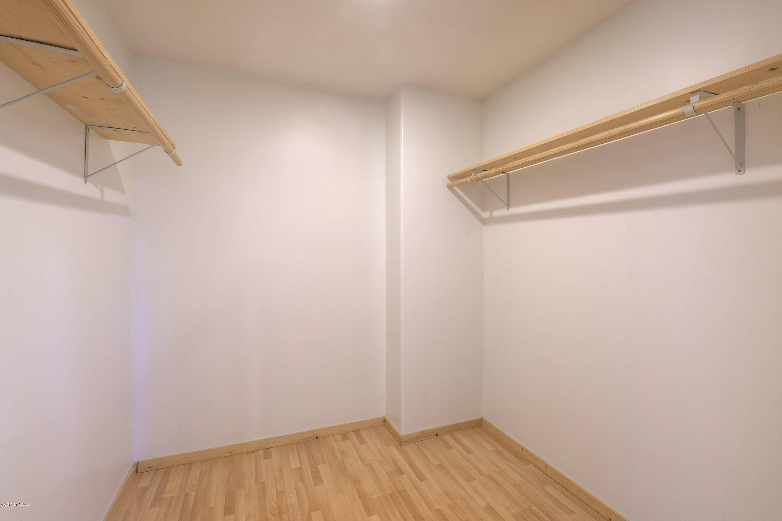 3195 W Mockingbird Lane