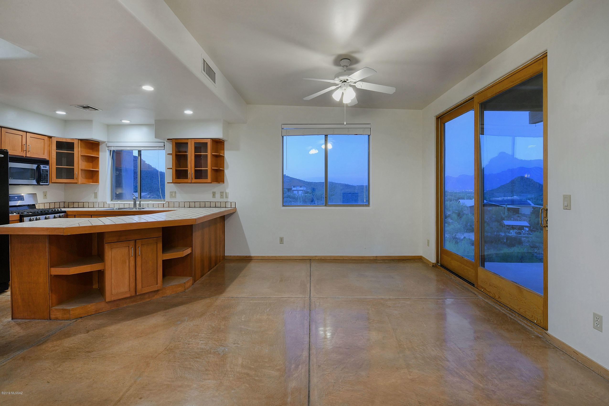 3195 W Mockingbird Lane