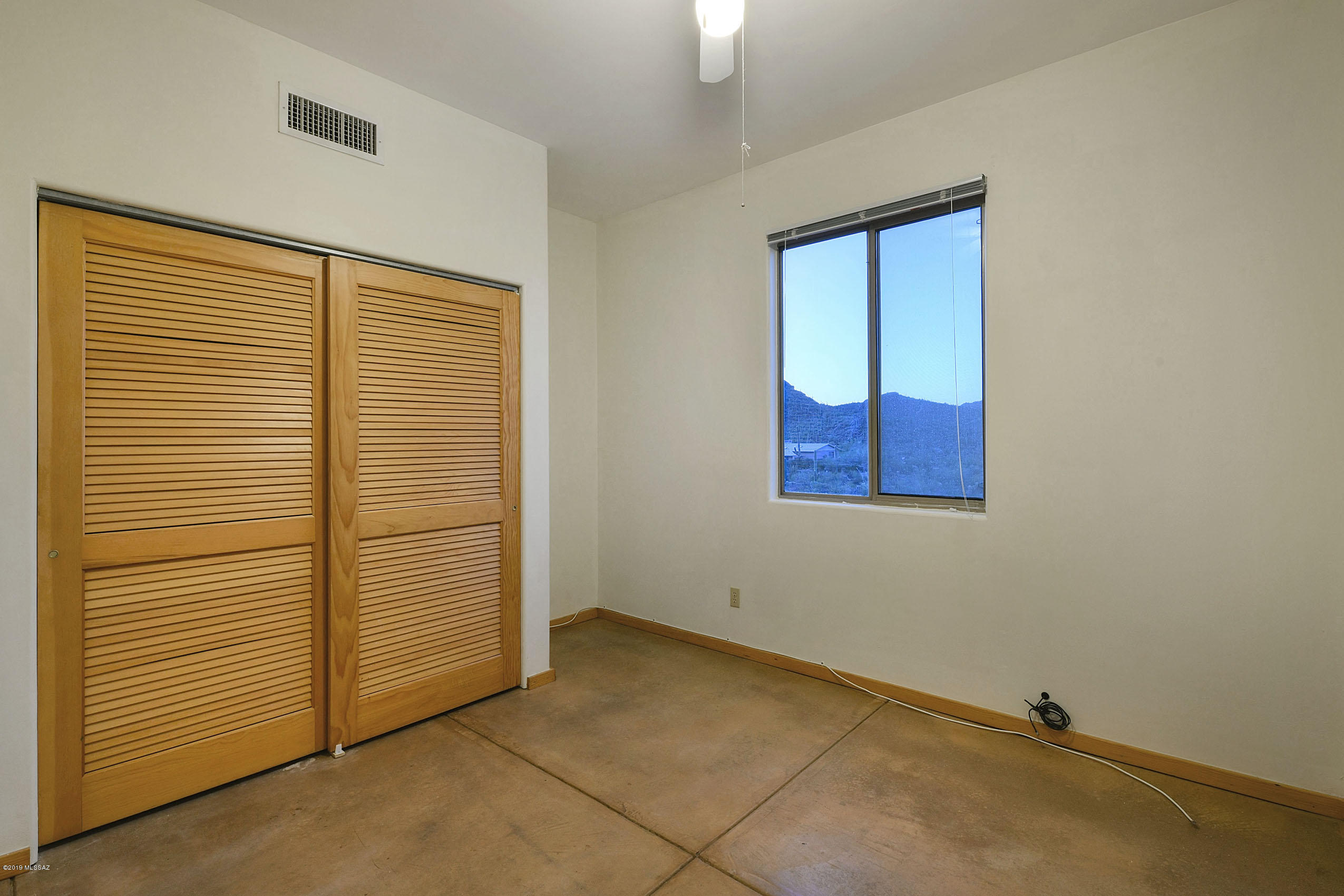 3195 W Mockingbird Lane