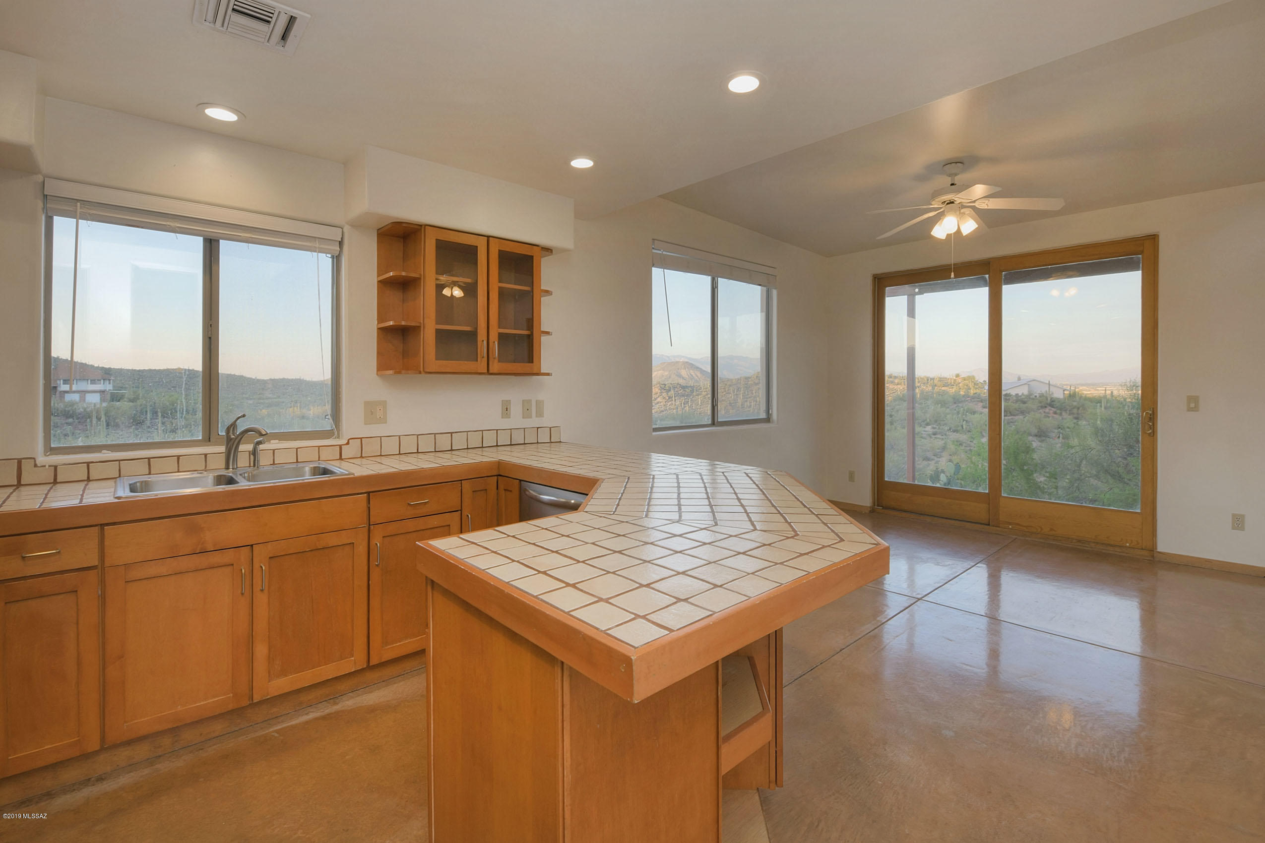 3195 W Mockingbird Lane