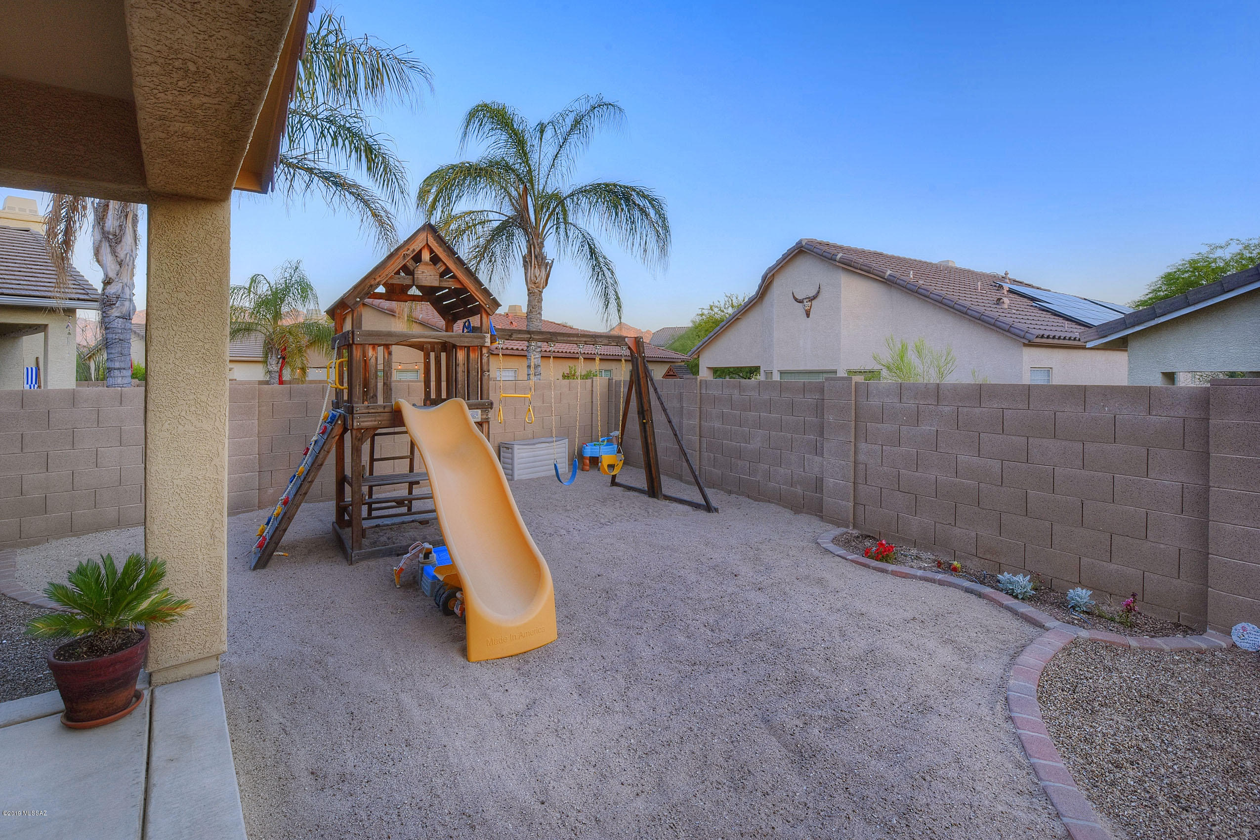 965 W Cork Oak Place