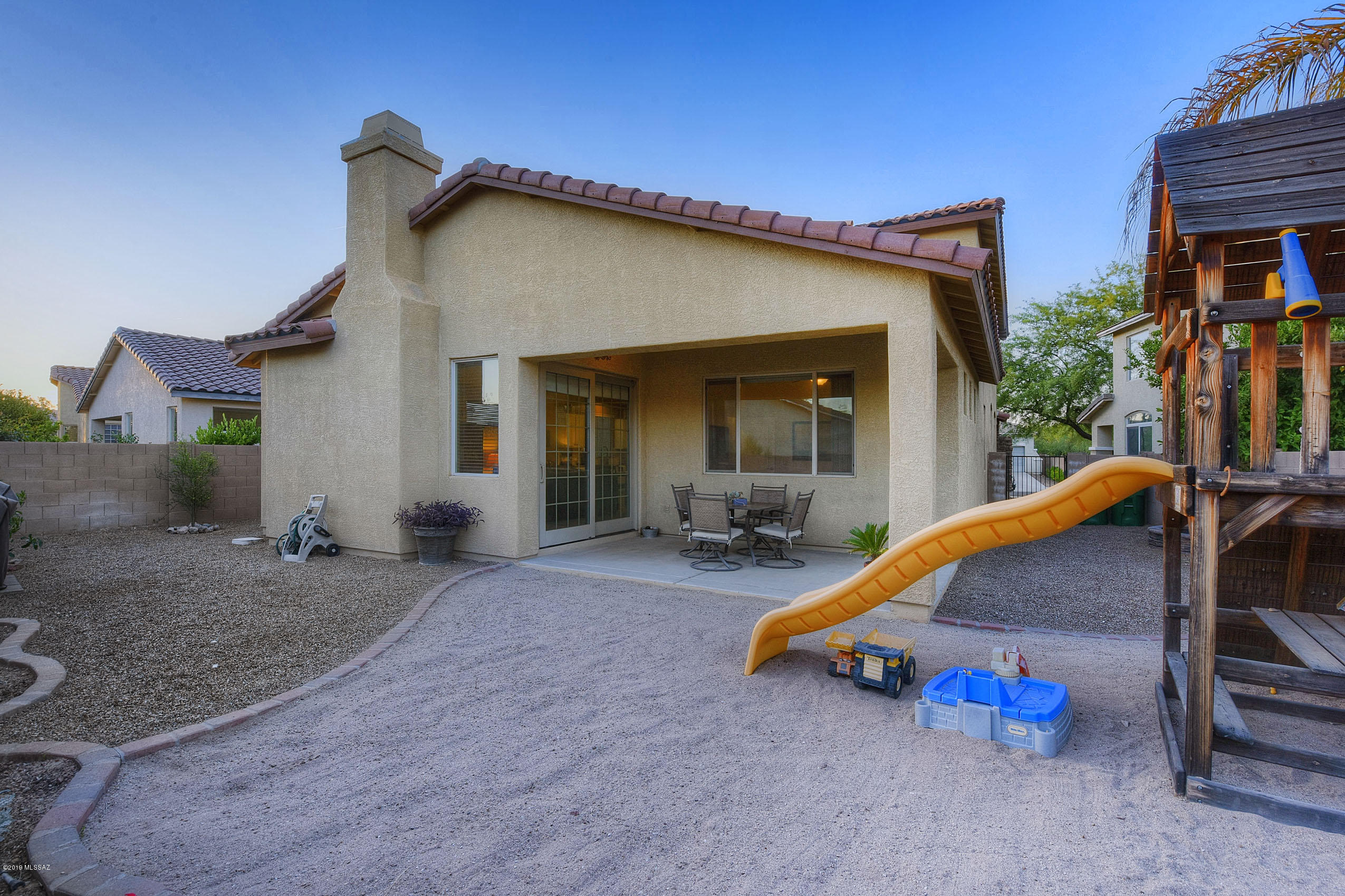 965 W Cork Oak Place