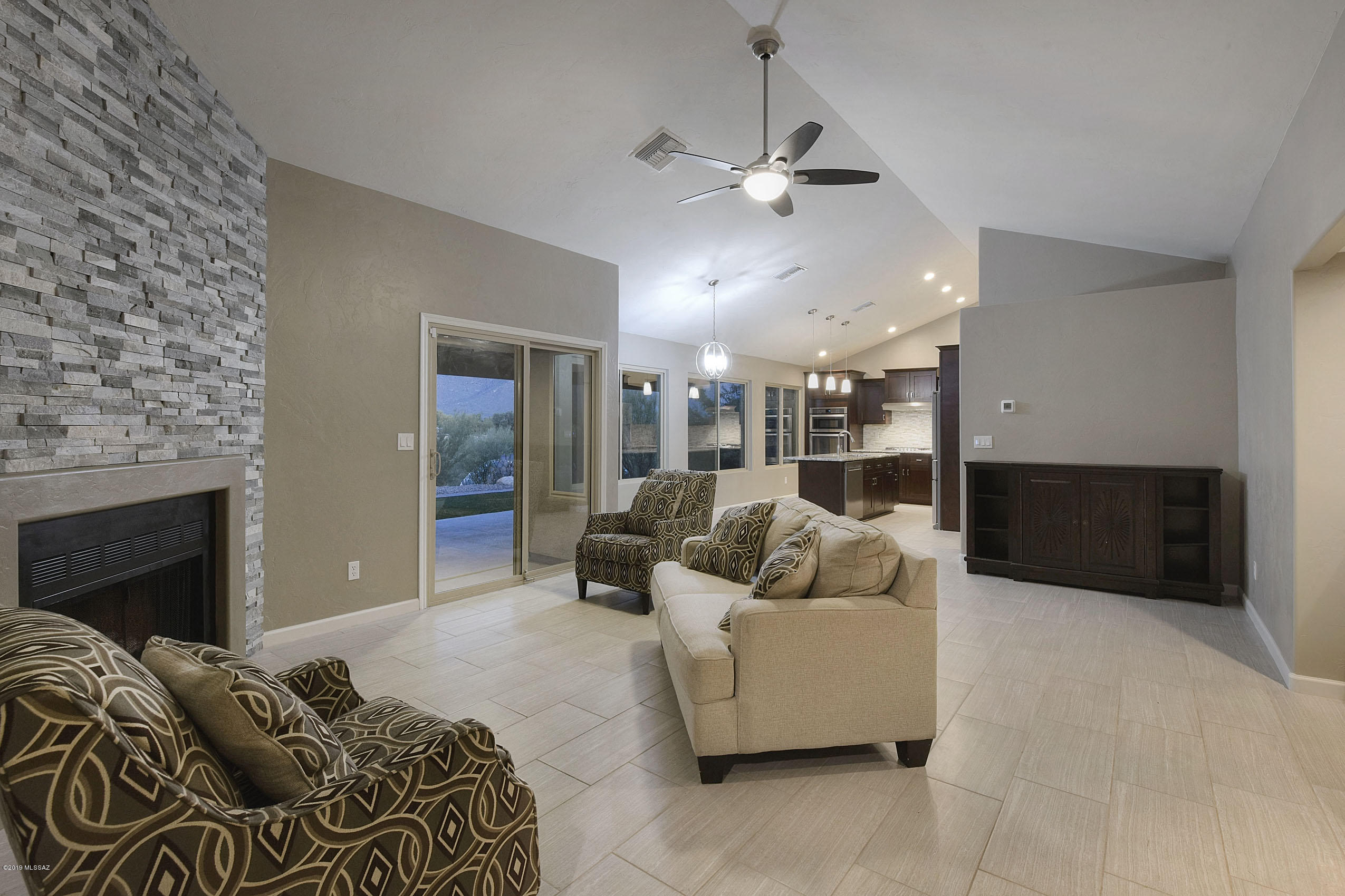 11832 N Mandarin Lane