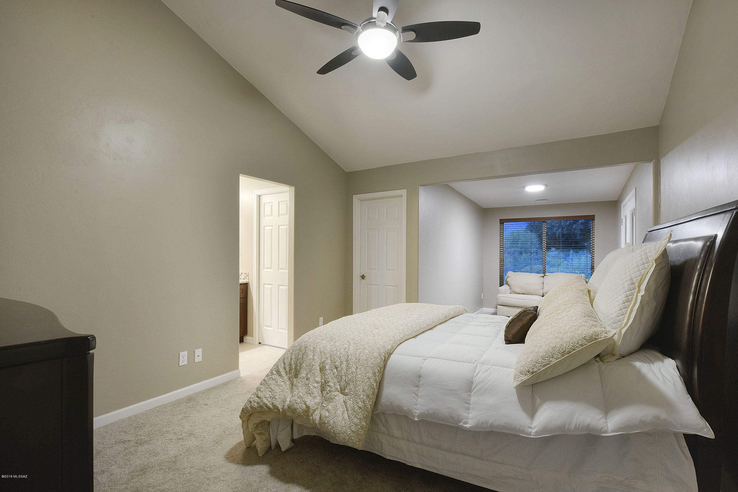 11832 N Mandarin Lane