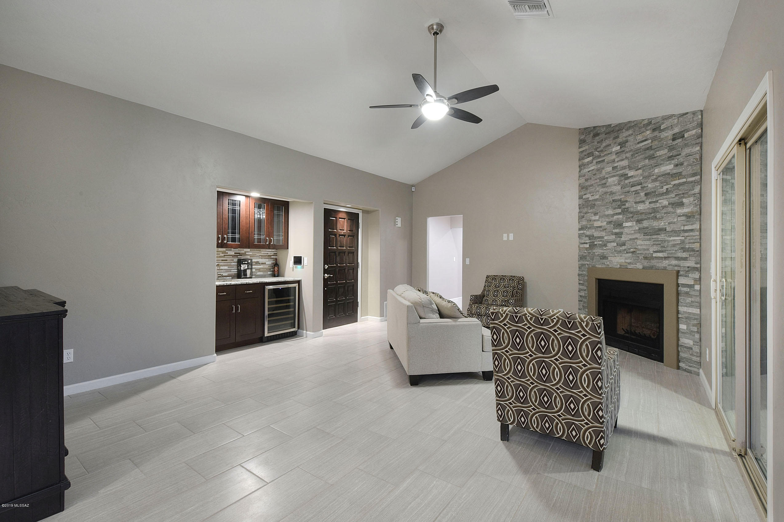 11832 N Mandarin Lane