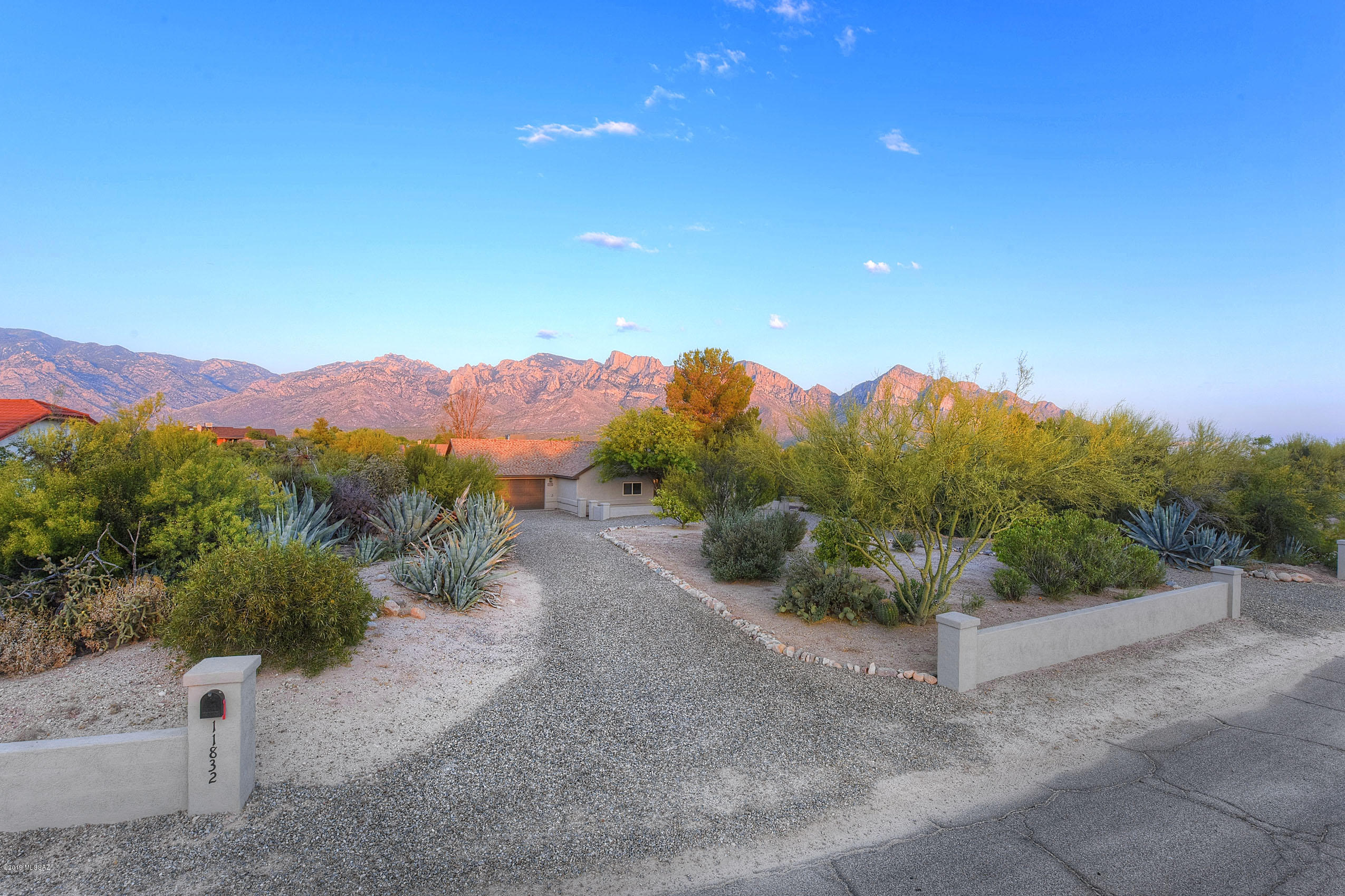 11832 N Mandarin Lane