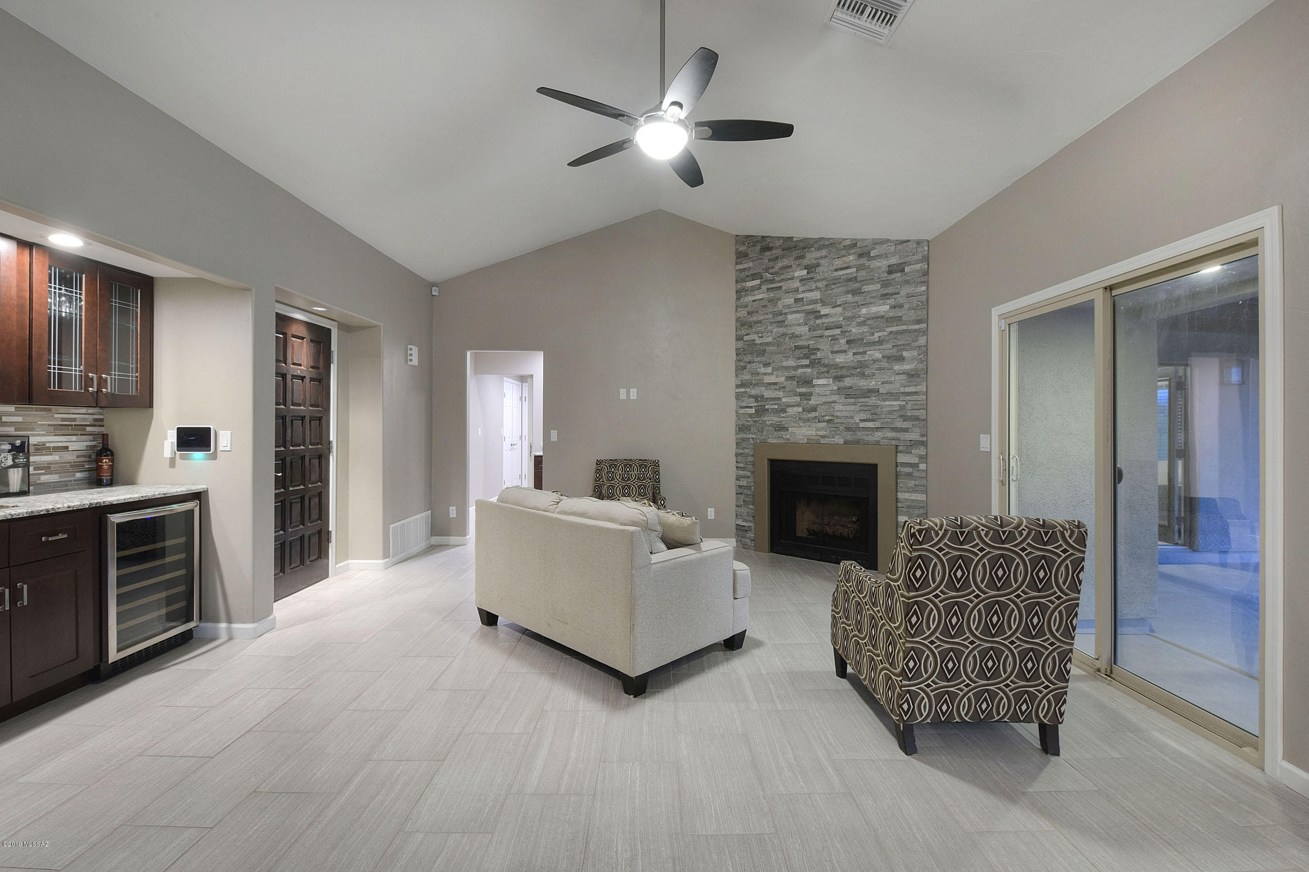 11832 N Mandarin Lane