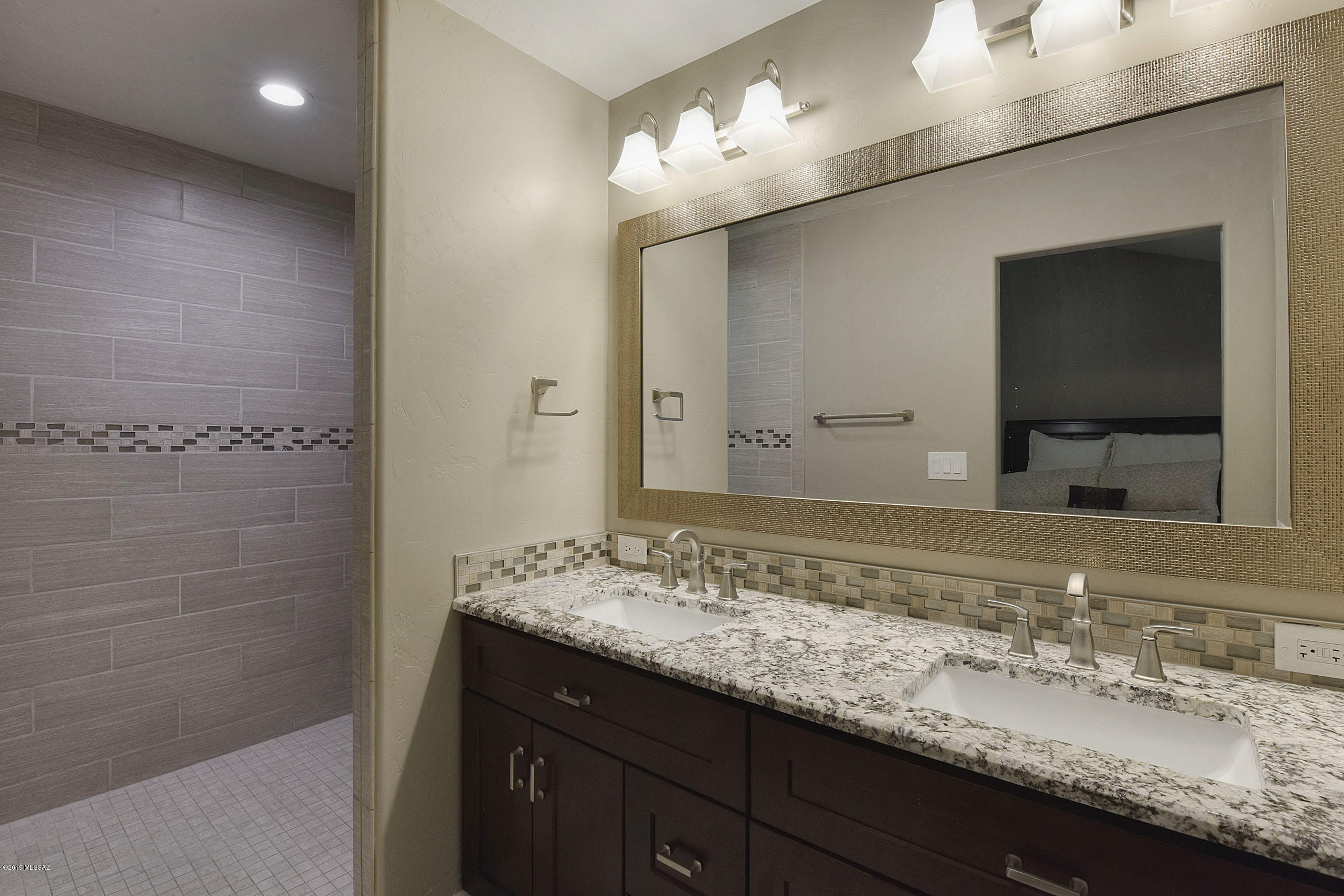 11832 N Mandarin Lane