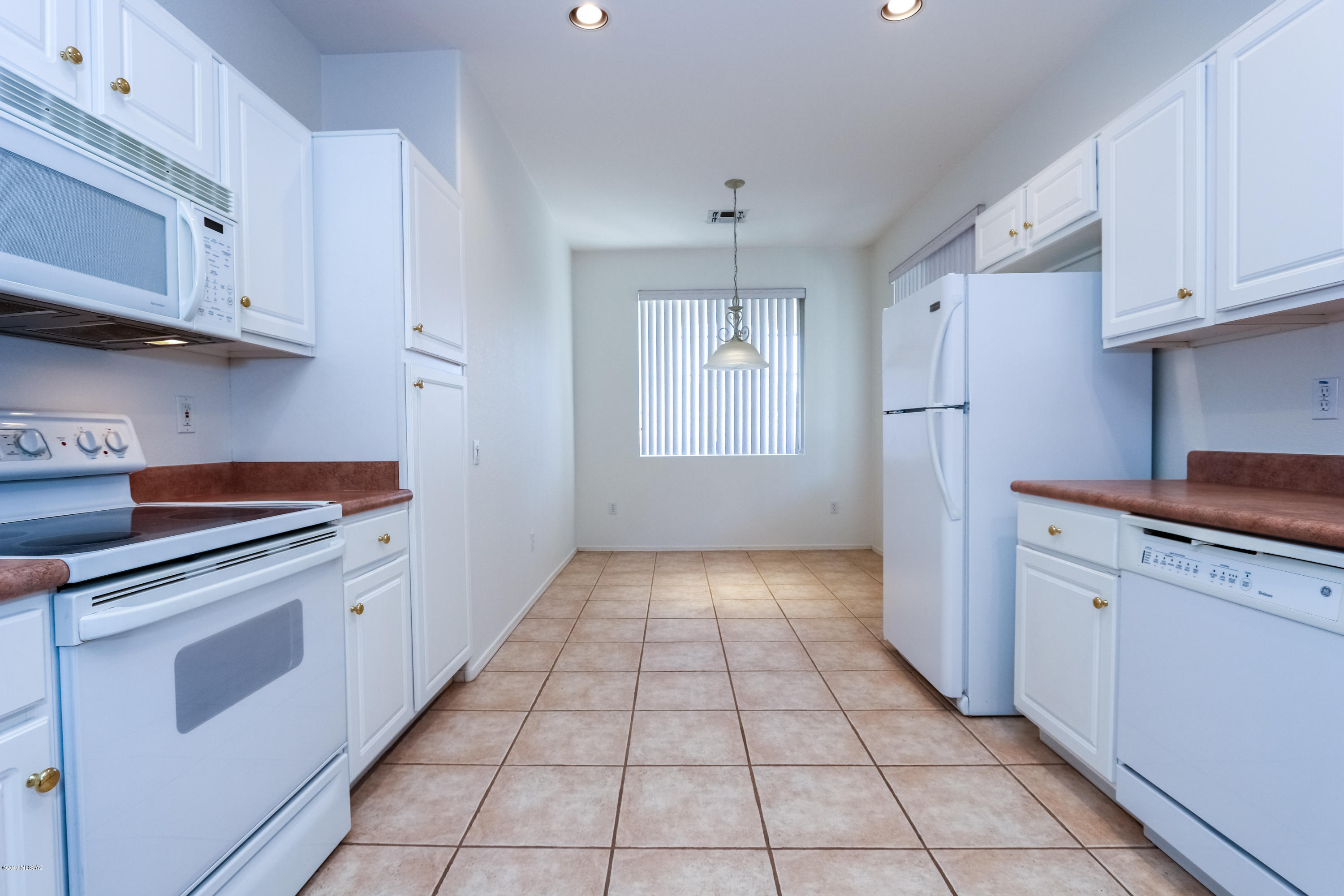 9349 N Sombrero Canyon Drive