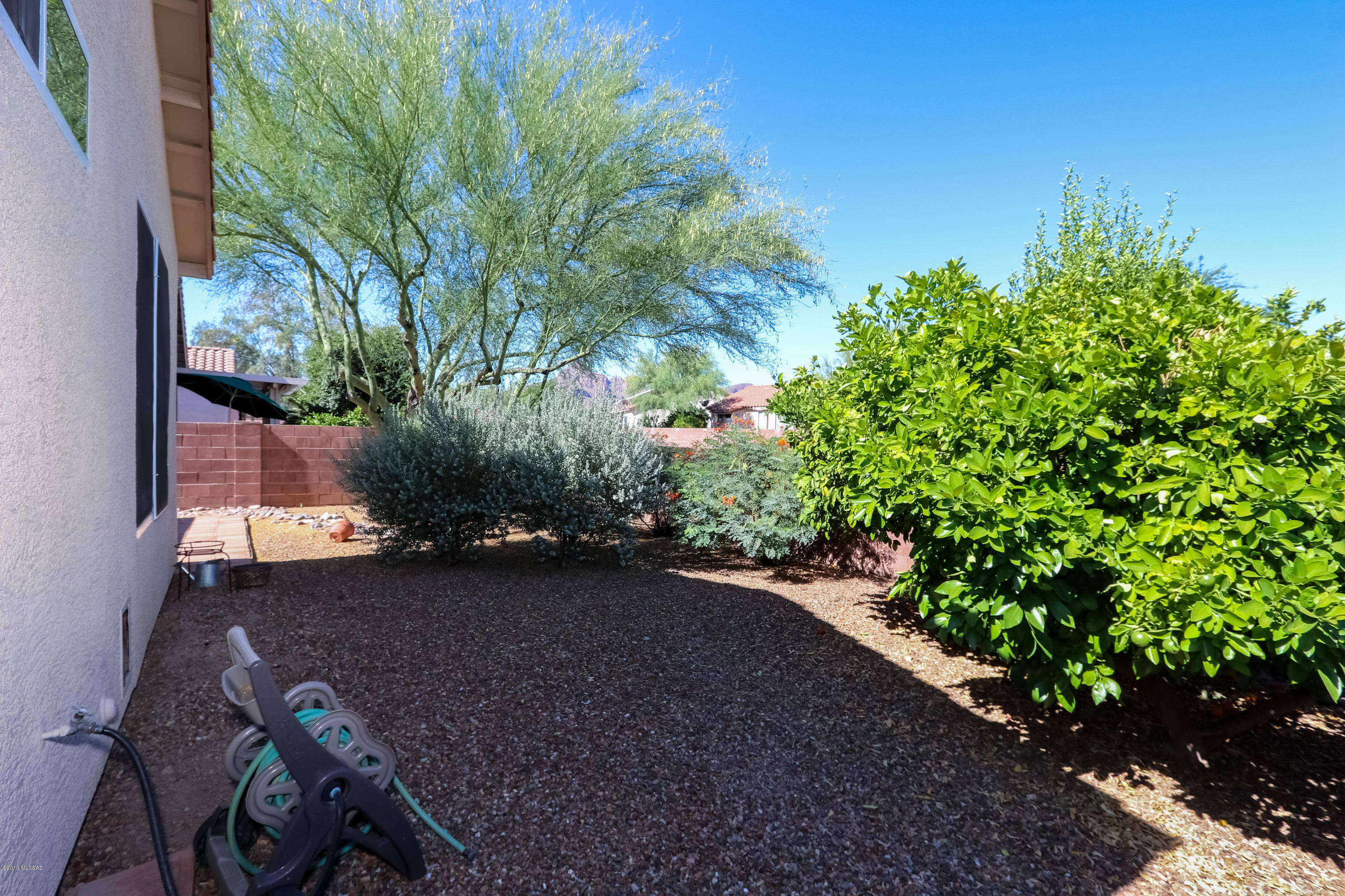 9349 N Sombrero Canyon Drive