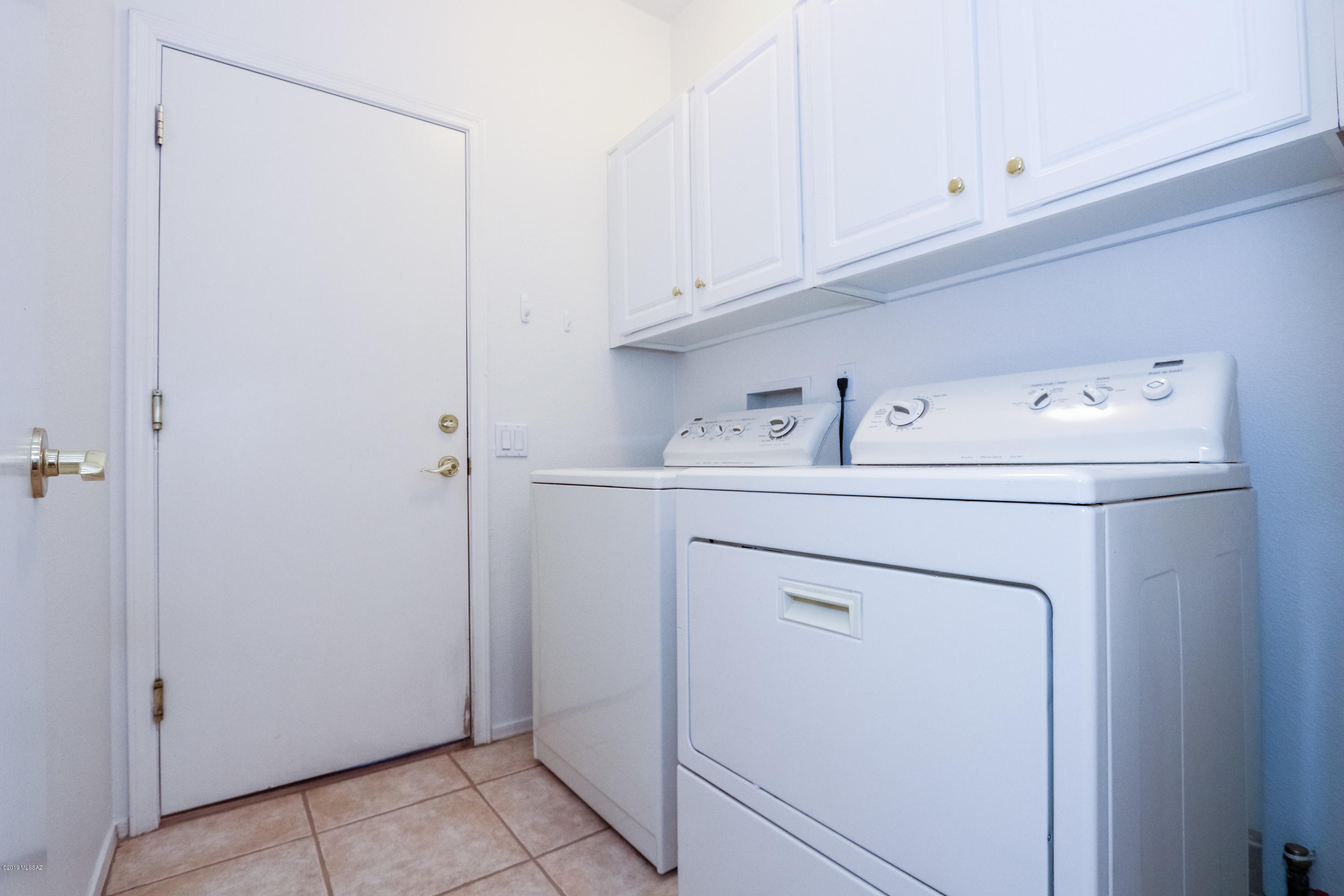 9349 N Sombrero Canyon Drive