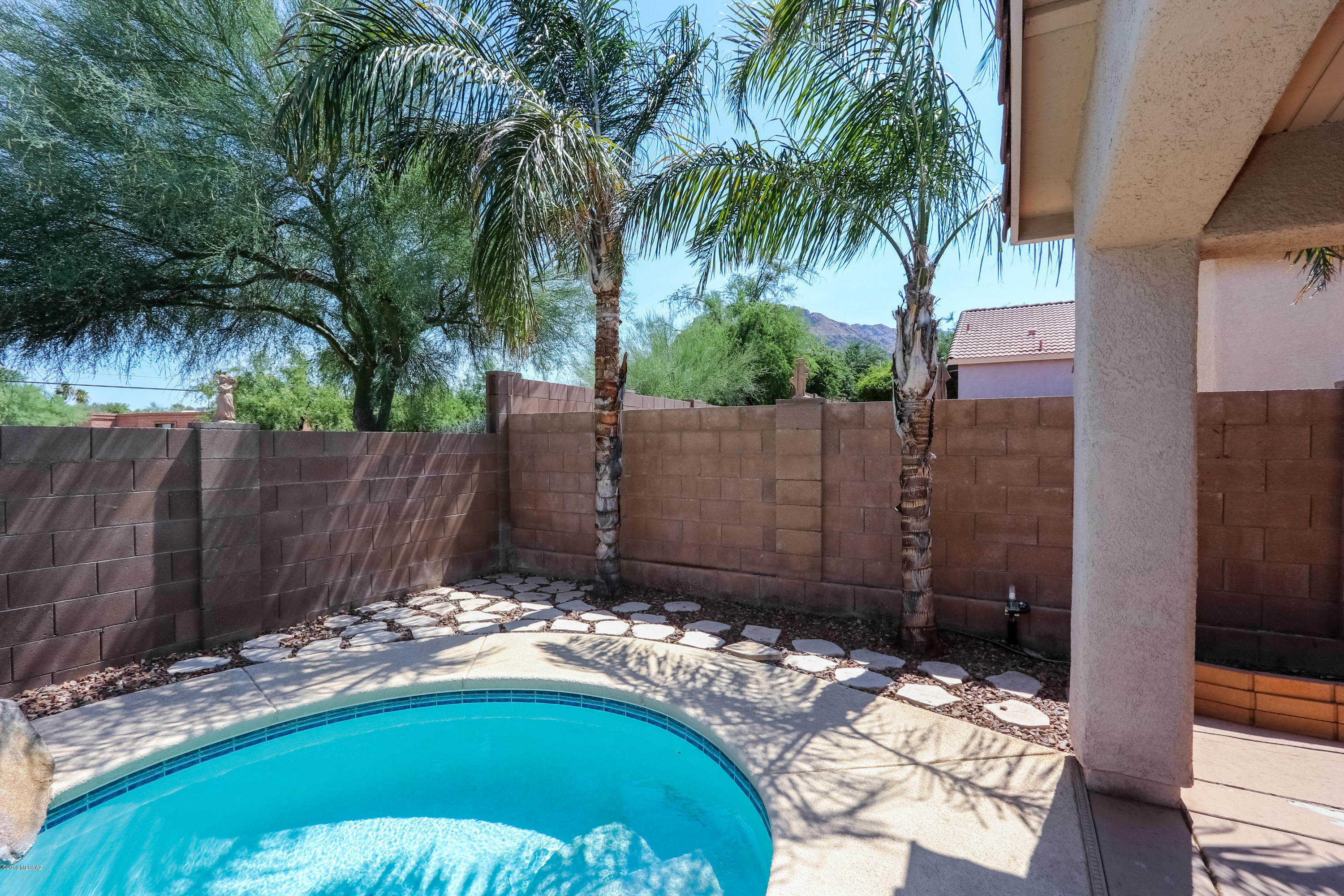 494 W Tara Danette Drive