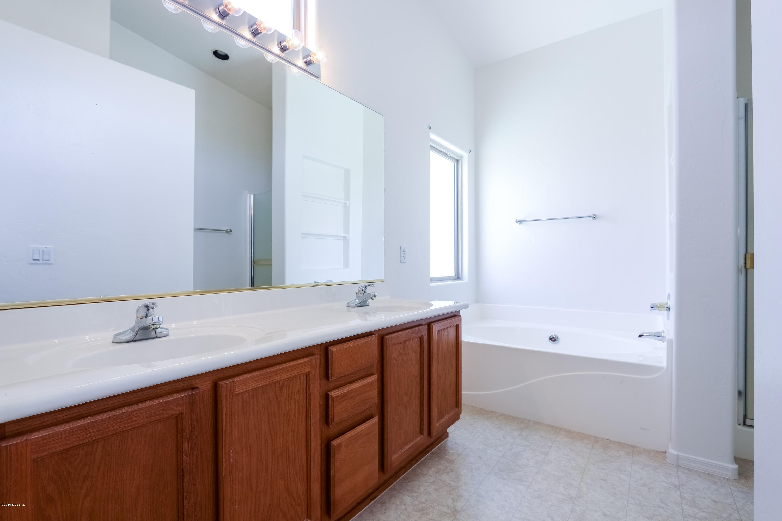 494 W Tara Danette Drive