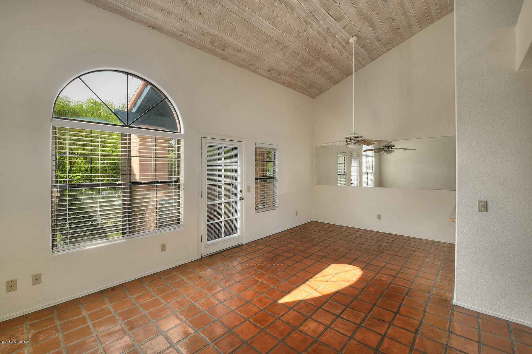 5353 N Paseo De La Terraza