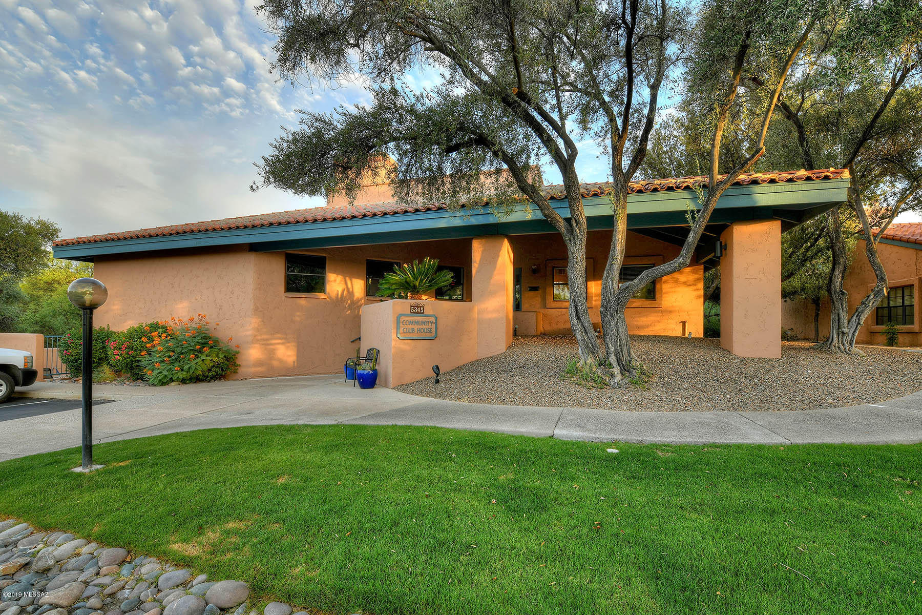 5353 N Paseo De La Terraza