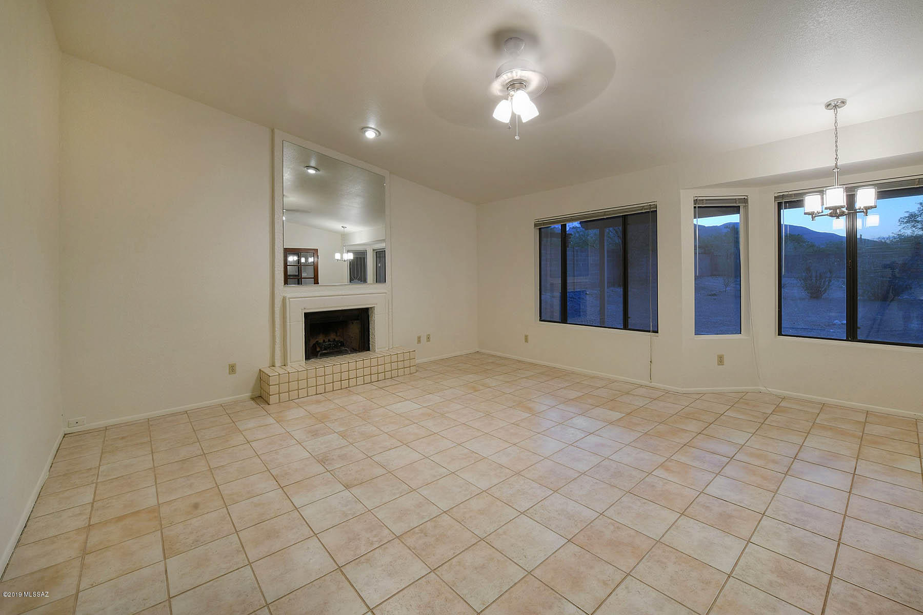 5710 N Avenida Silencioso