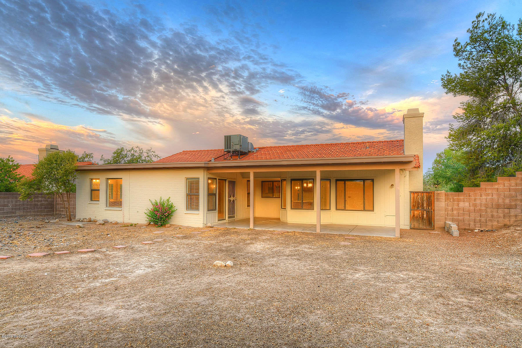 5710 N Avenida Silencioso