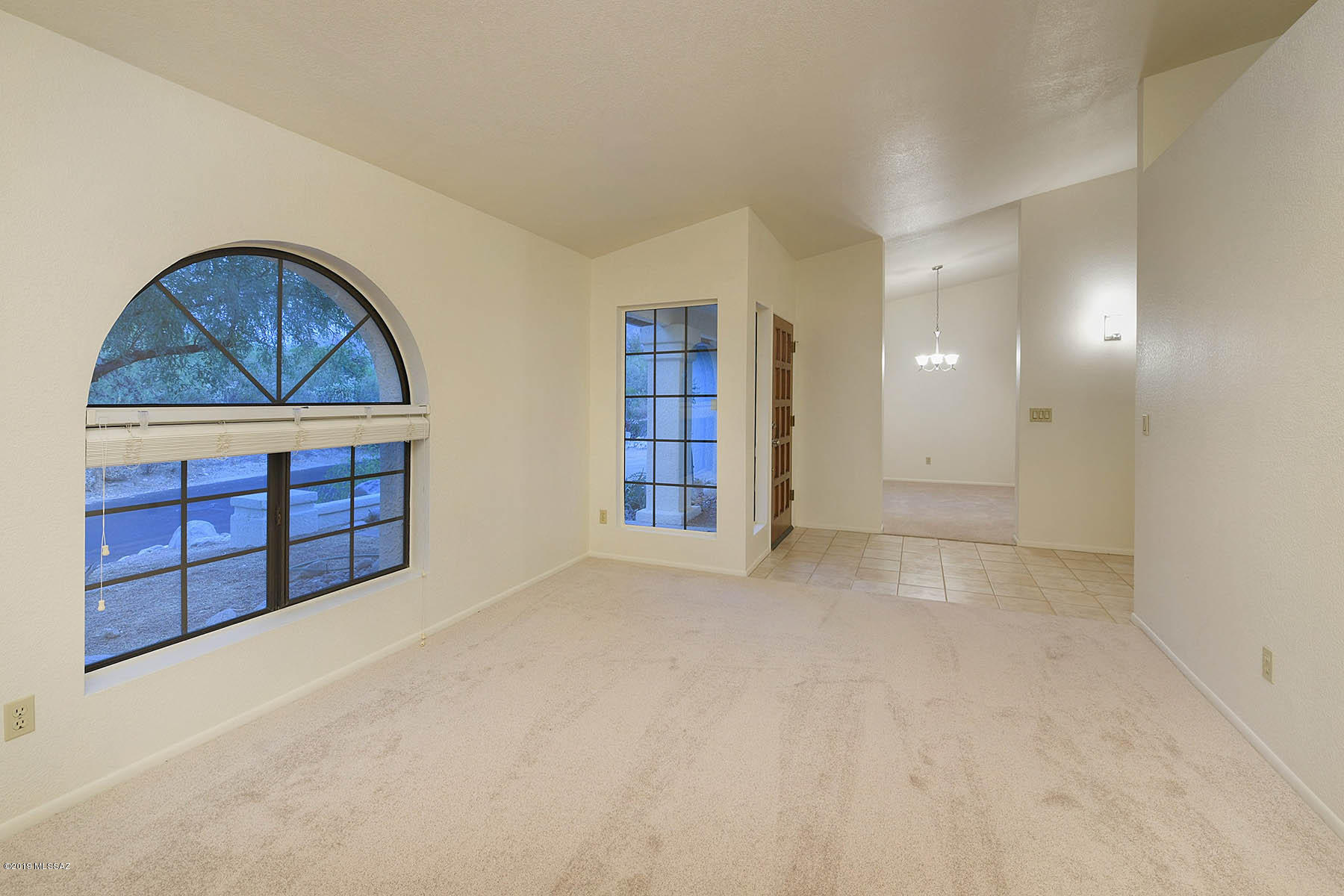 5710 N Avenida Silencioso