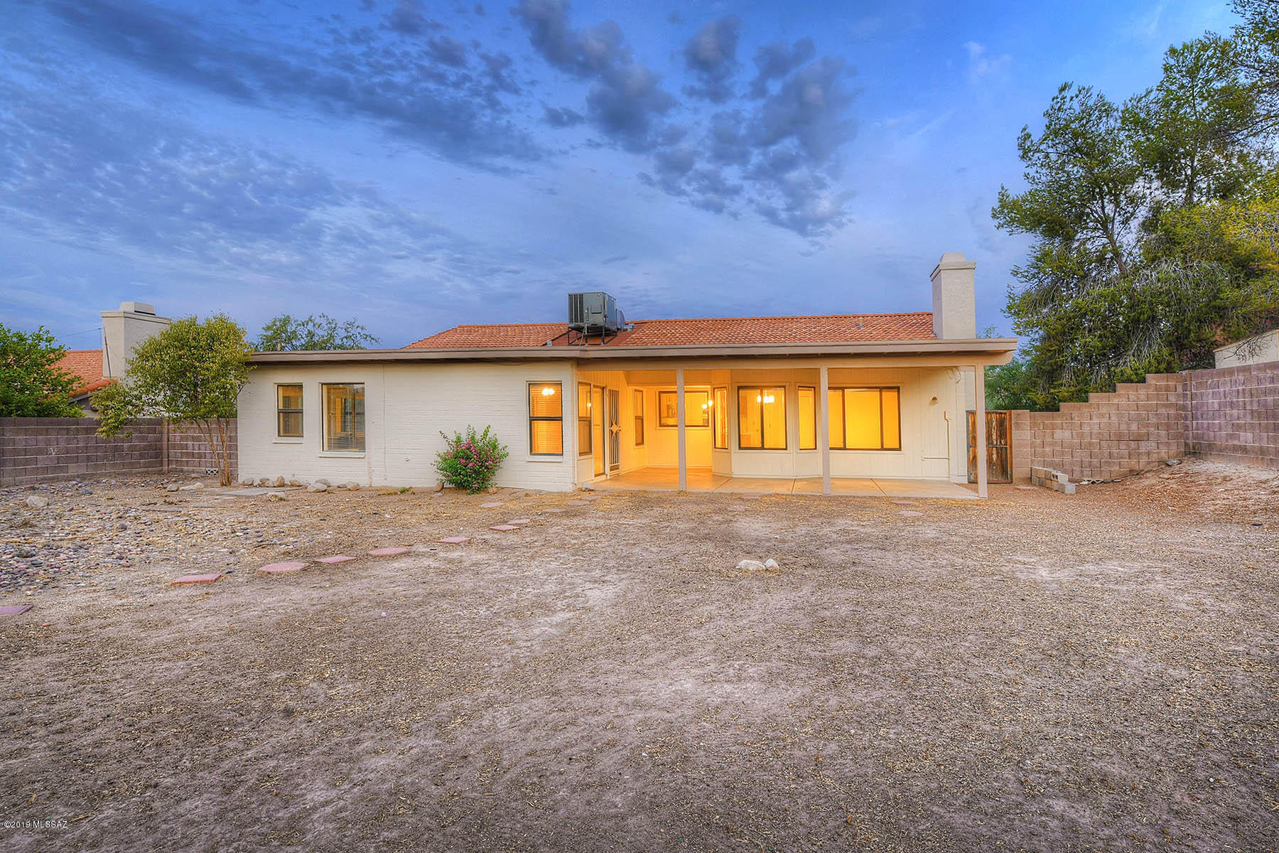 5710 N Avenida Silencioso